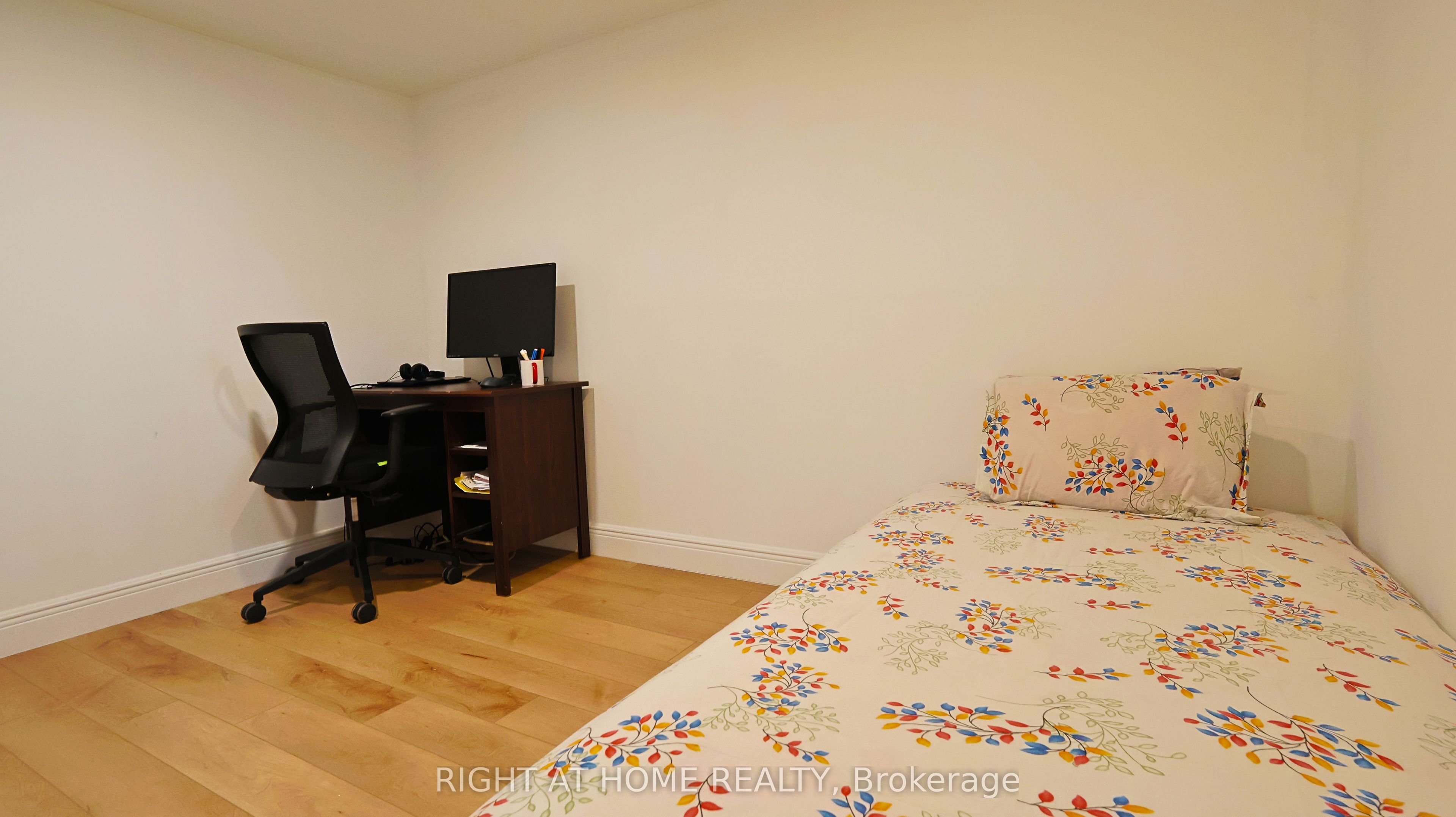 82 Normanhurst Avenue Property Photo 39