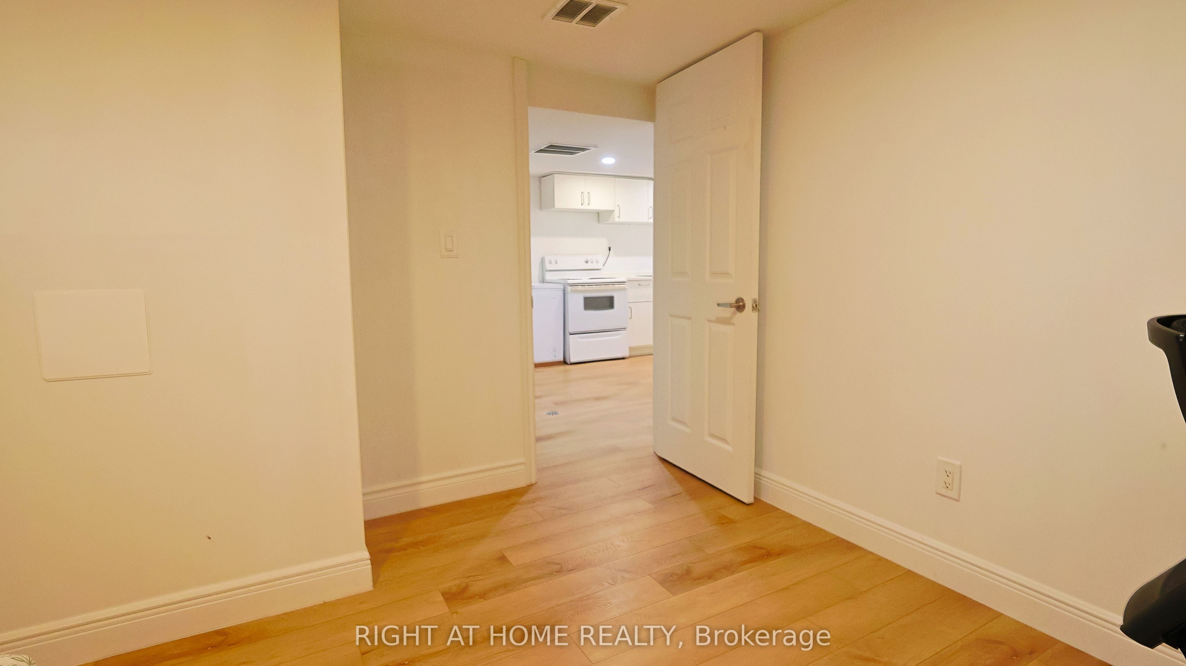 82 Normanhurst Avenue Property Photo 40