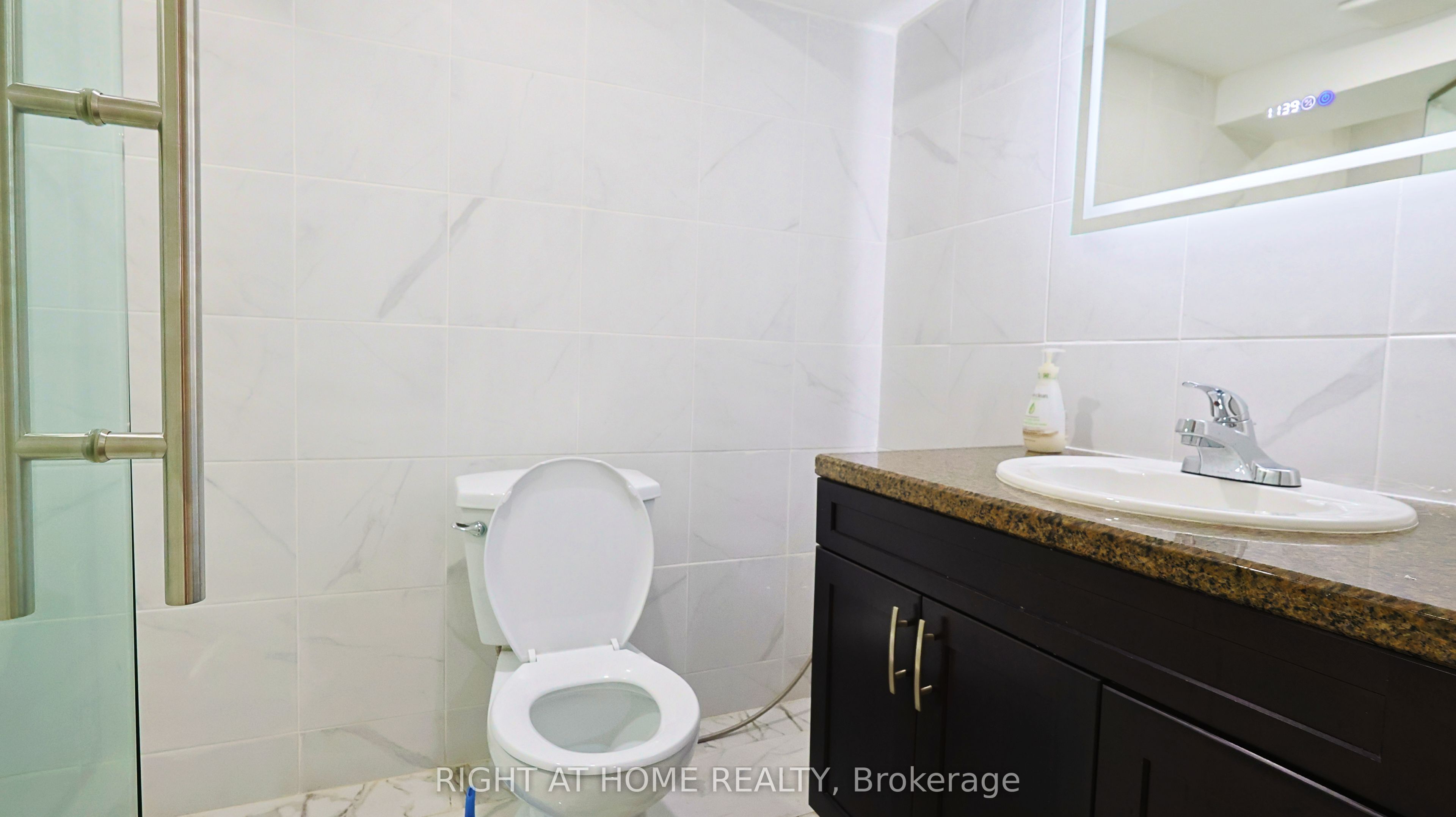 82 Normanhurst Avenue Property Photo 41