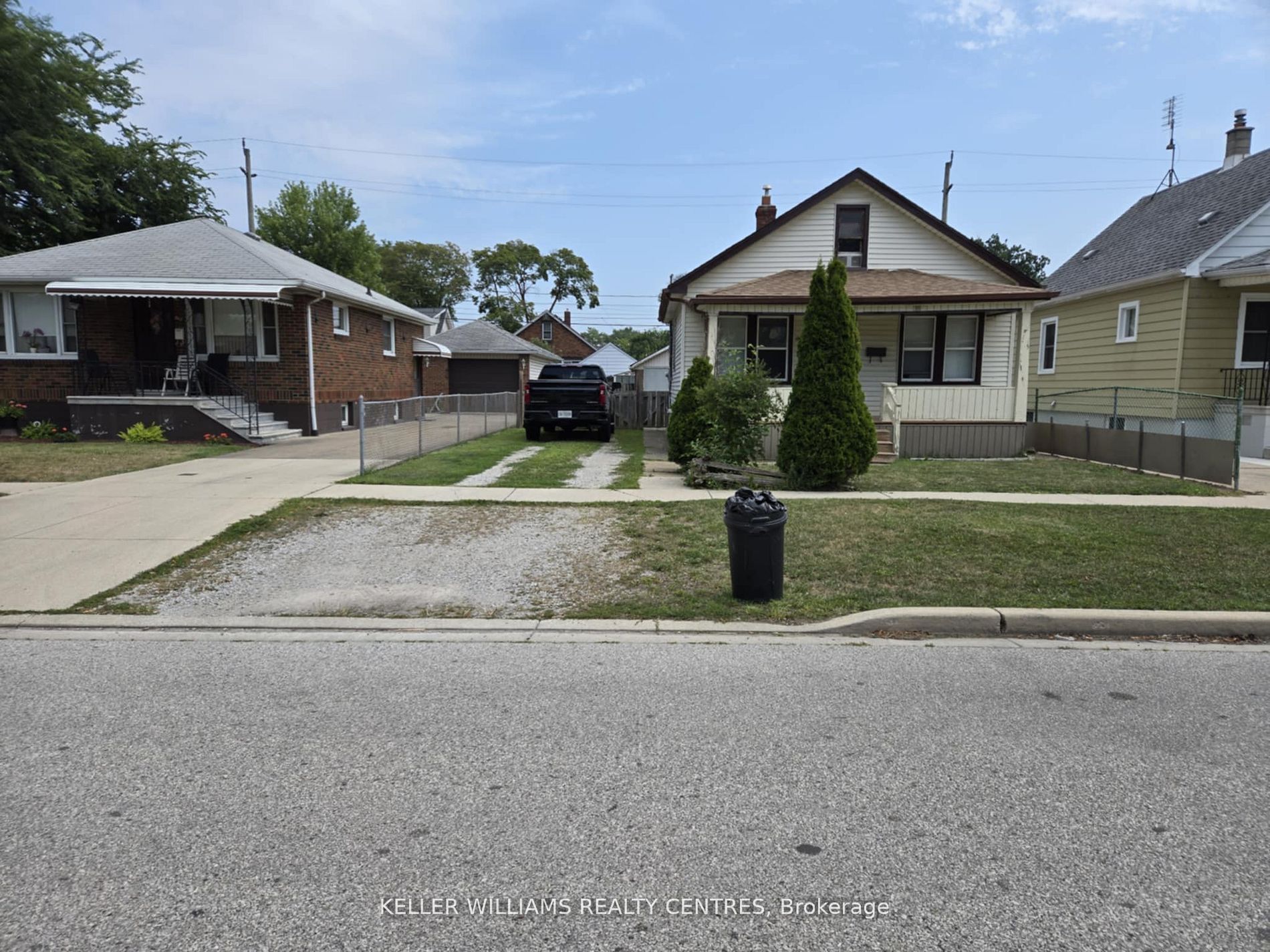 1868 Albert Road Property Photo 1