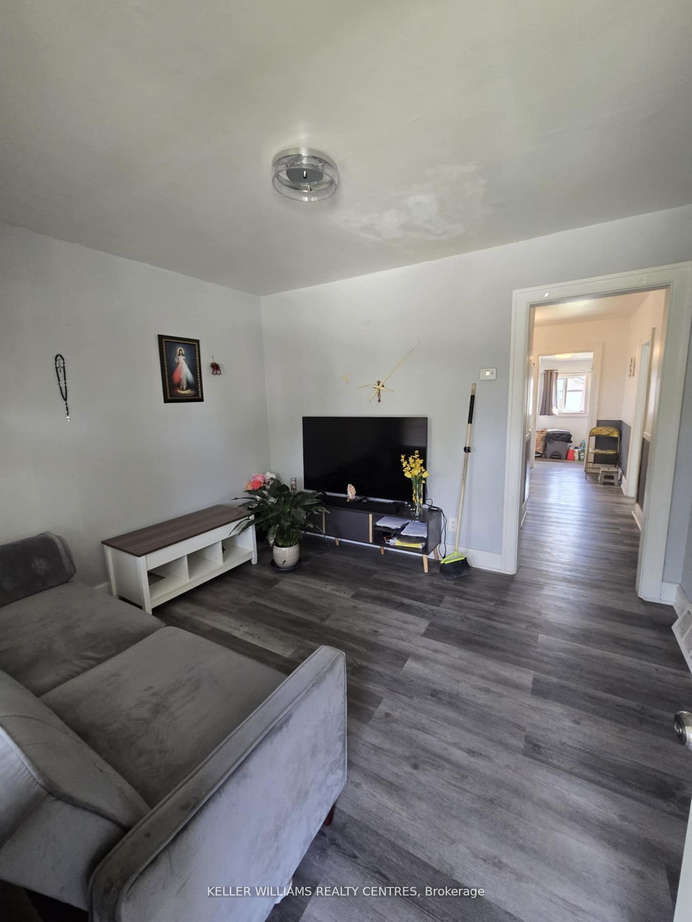 1868 Albert Road Property Photo 6