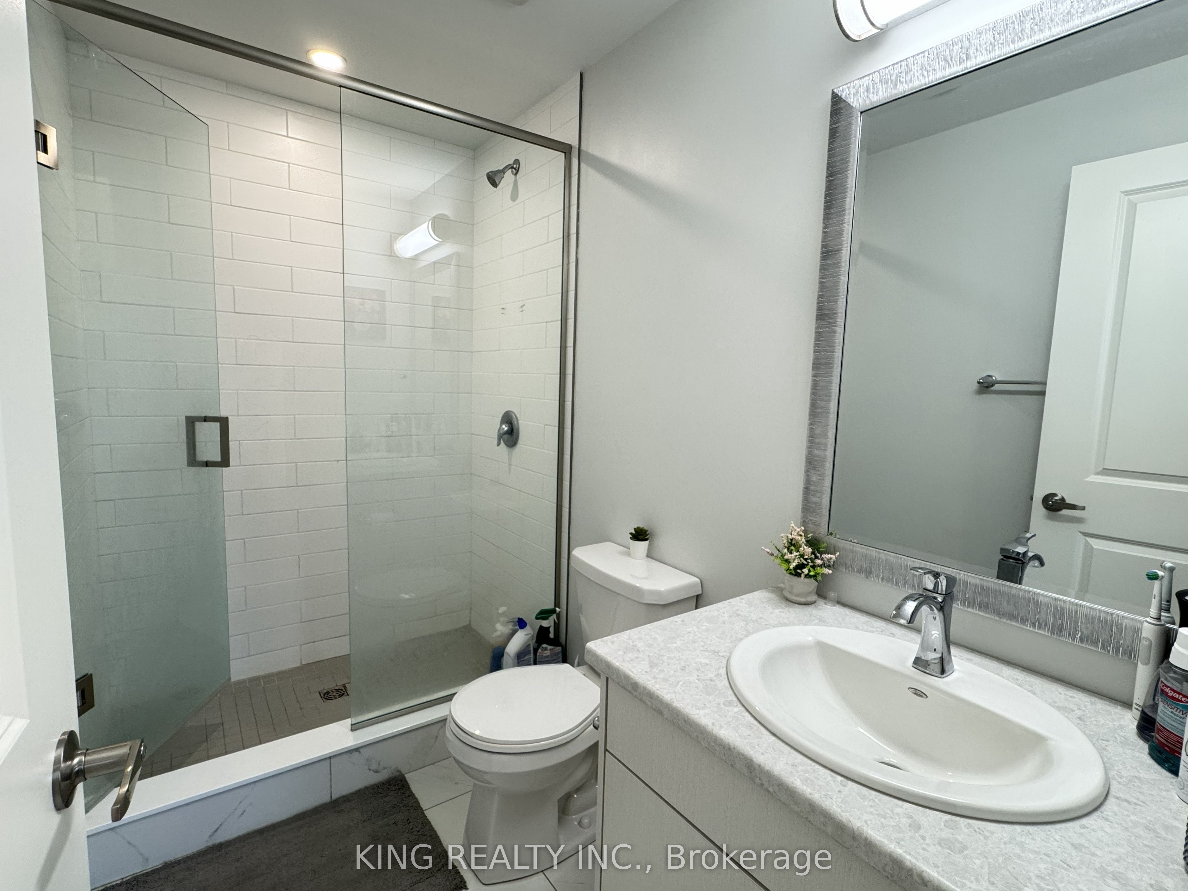 990 Deveron Crescent 45 Property Photo 36
