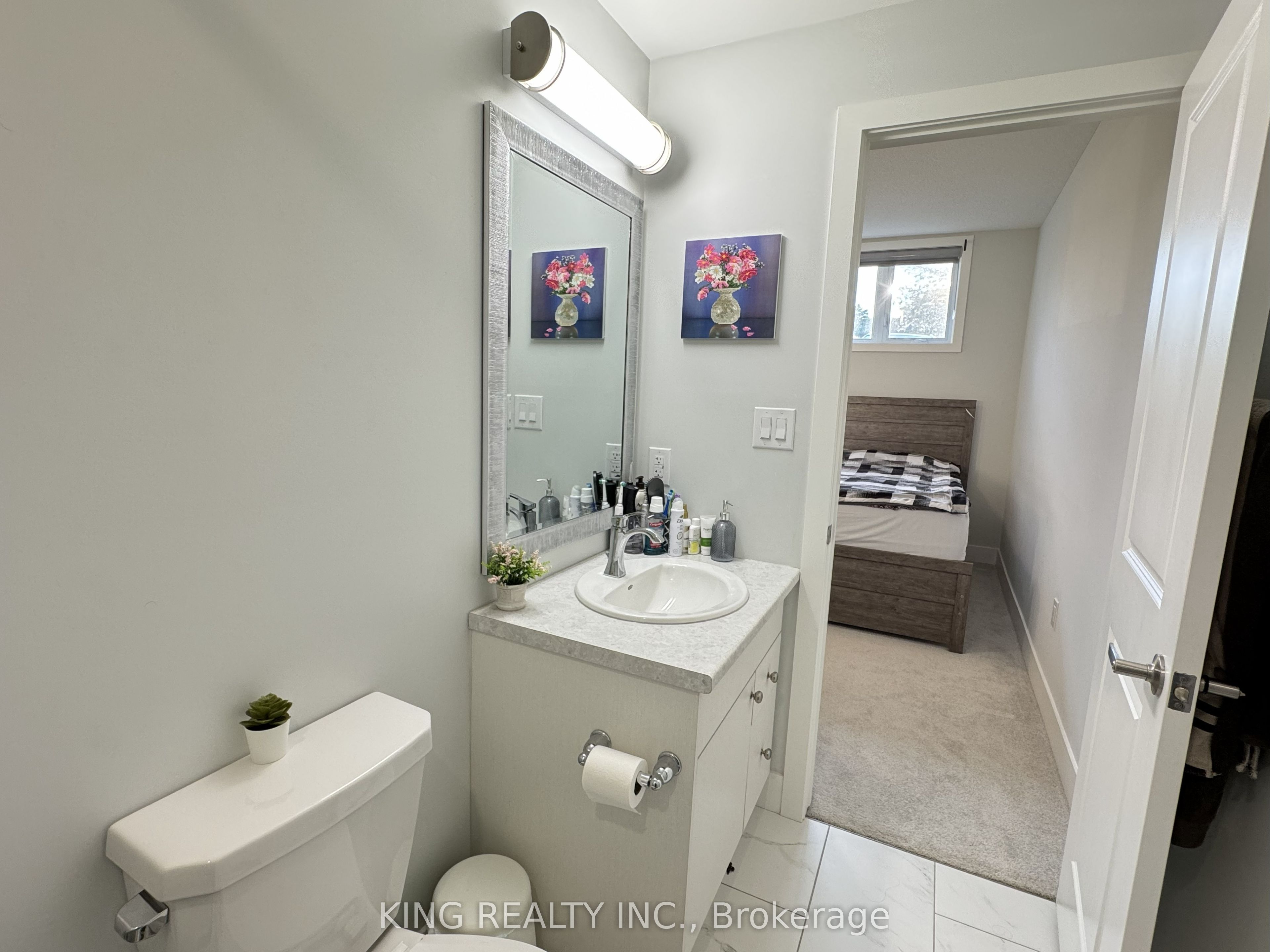 990 Deveron Crescent 45 Property Photo 37