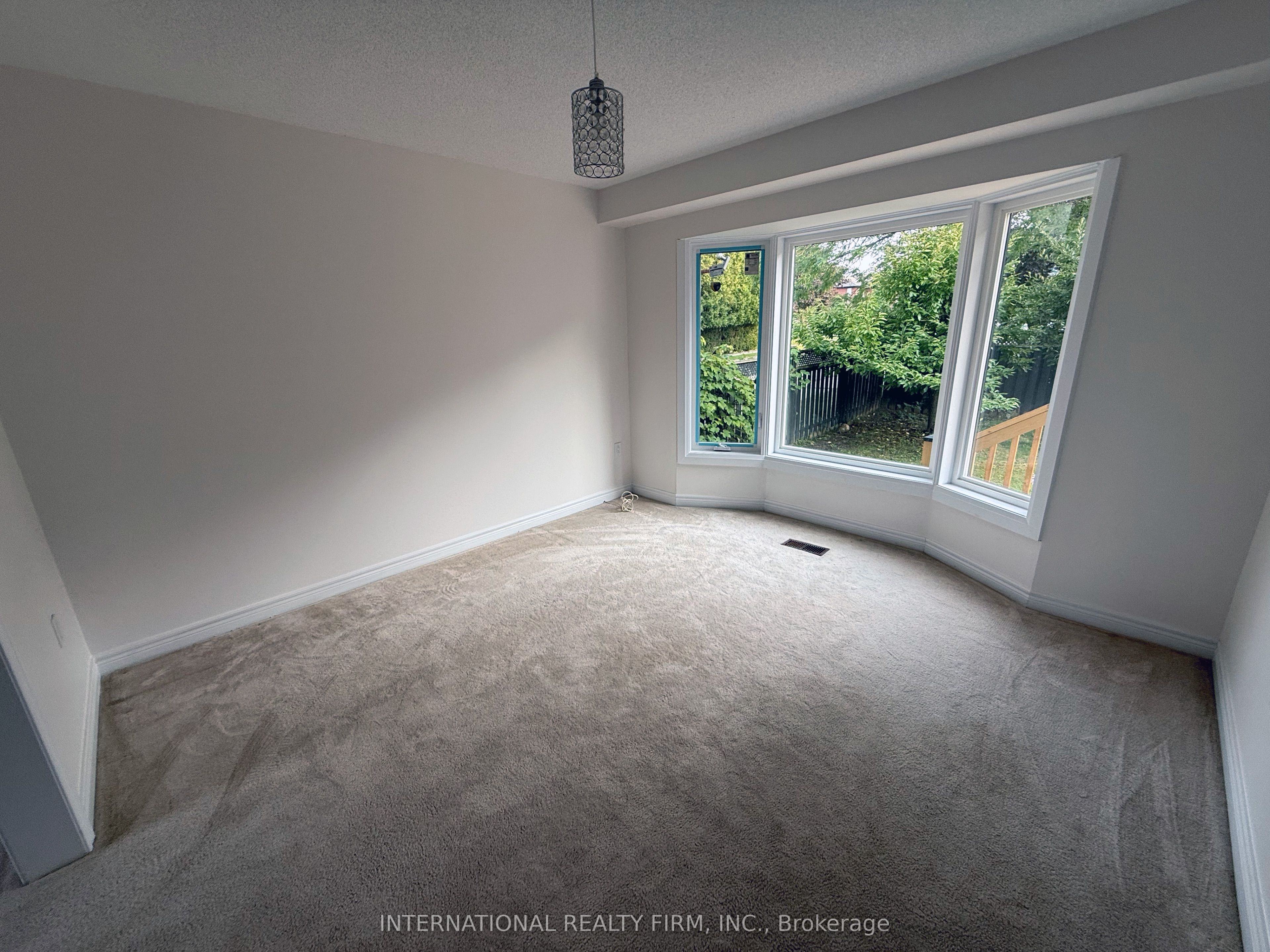 43 Falconridge Drive Property Photo 23