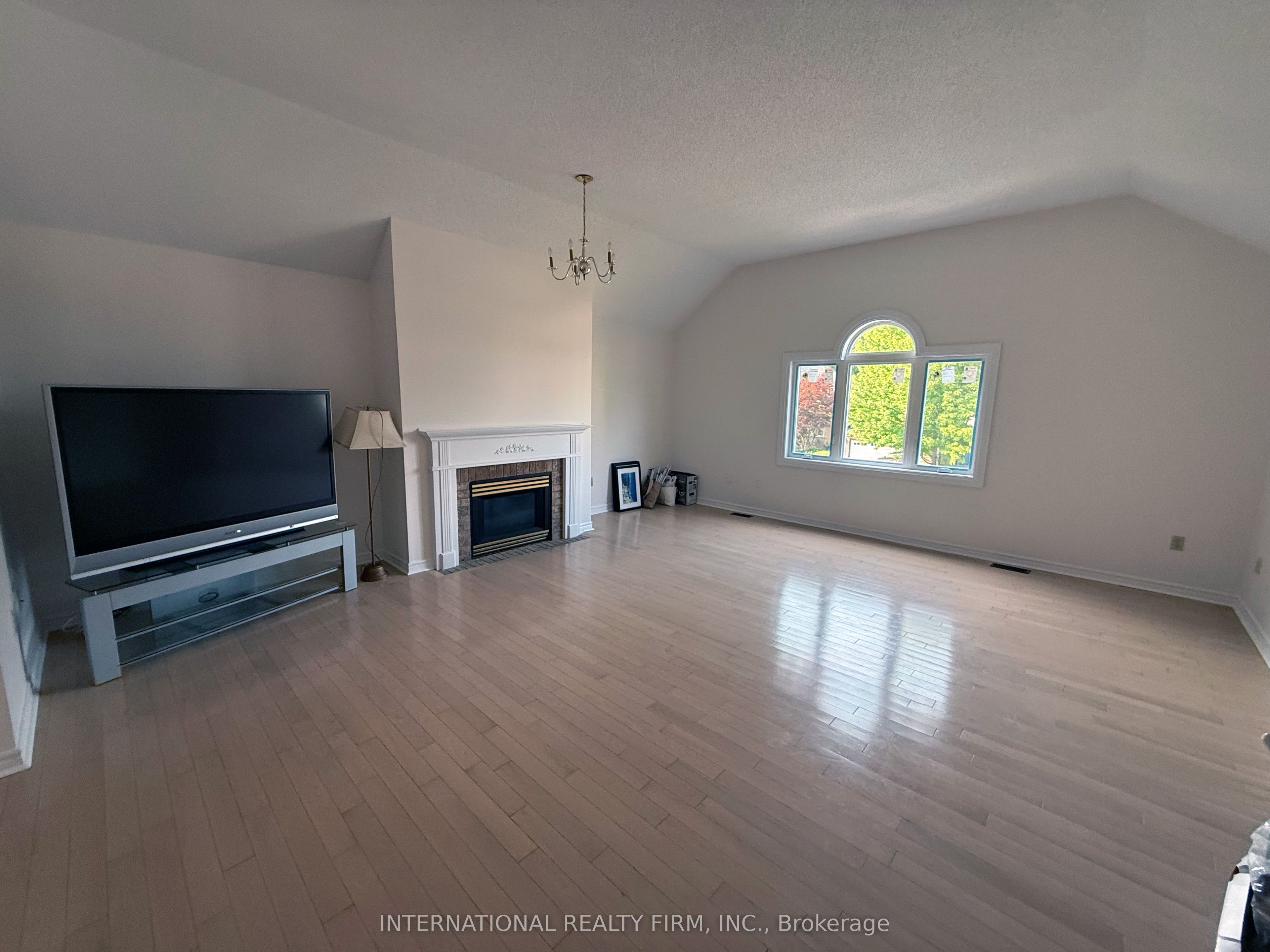 43 Falconridge Drive Property Photo 27