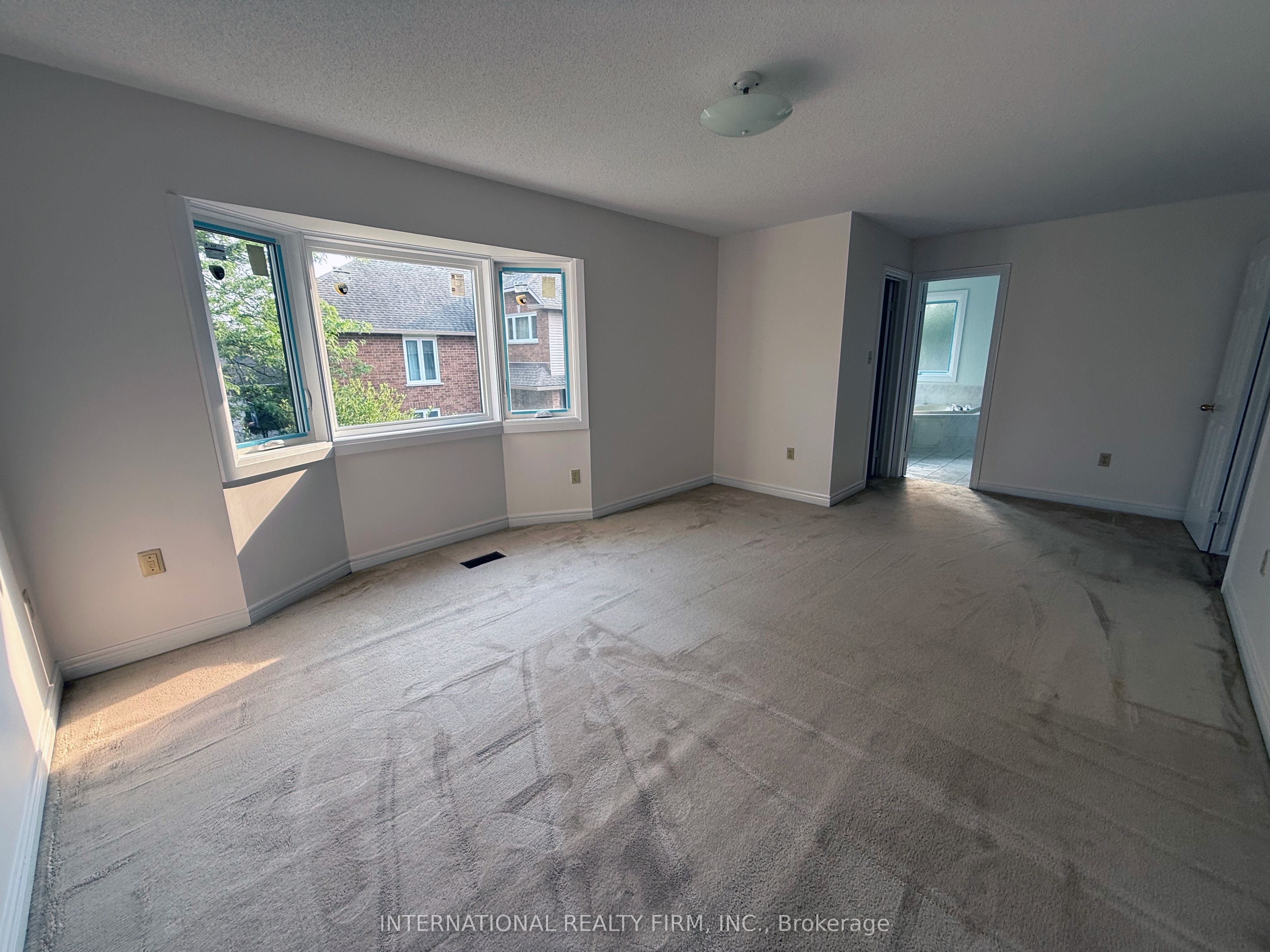 43 Falconridge Drive Property Photo 28