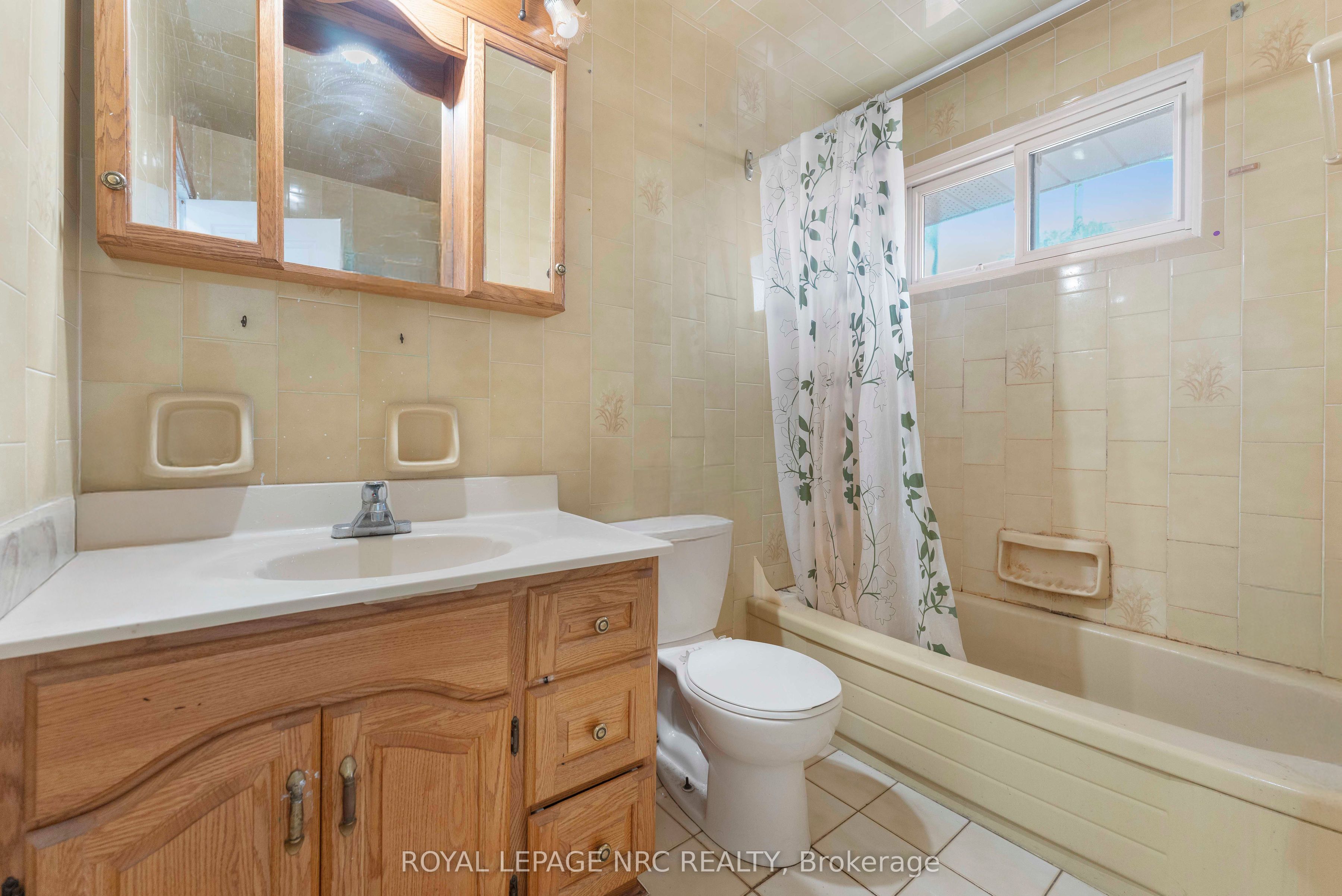 35 Eugene Street Property Photo 27