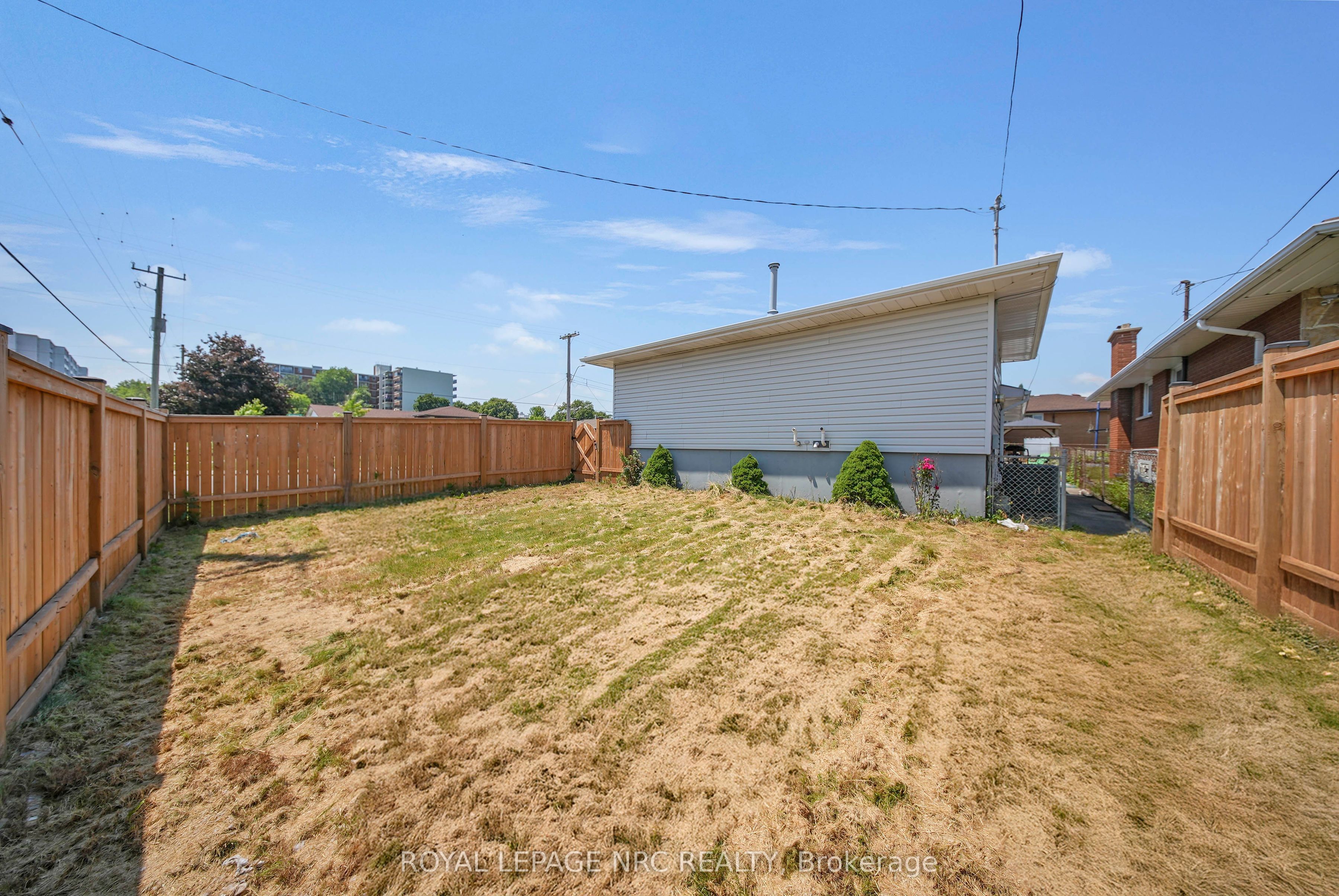 35 Eugene Street Property Photo 37