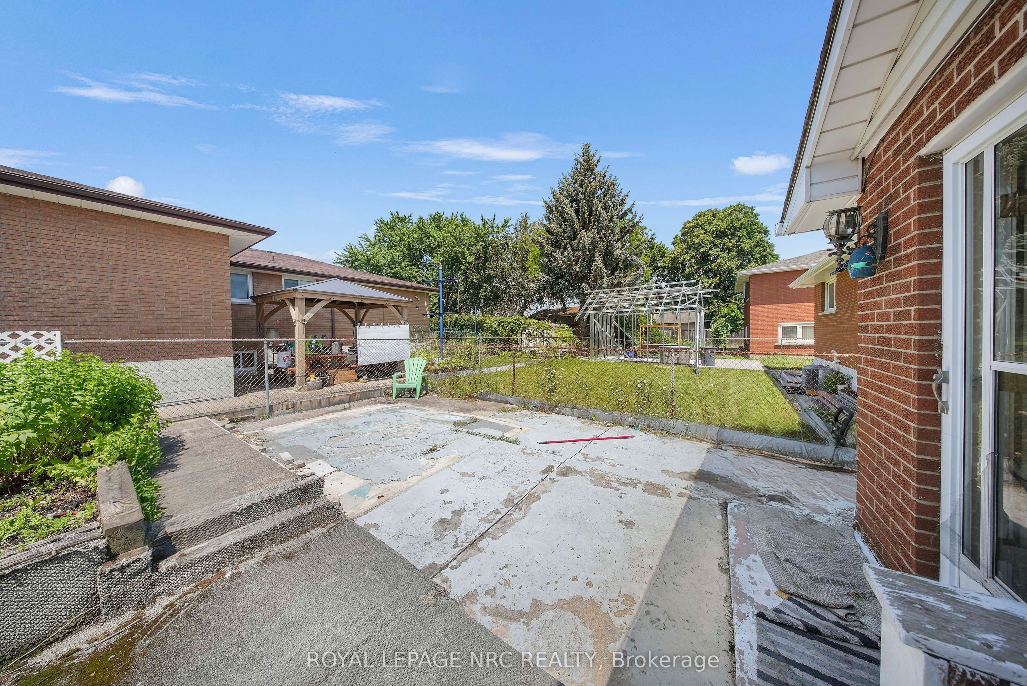 35 Eugene Street Property Photo 44
