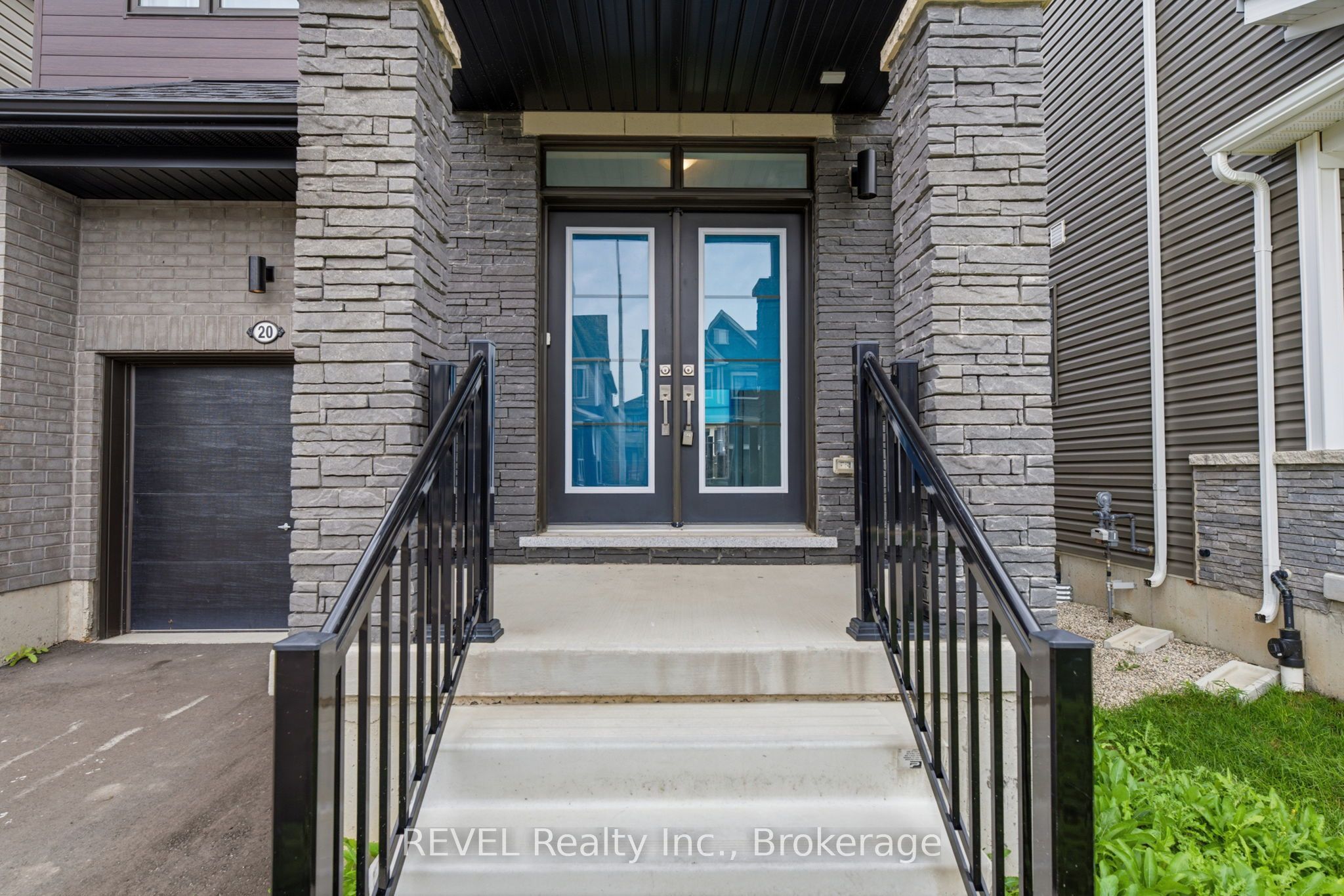 20 Selection Heights Property Photo 3