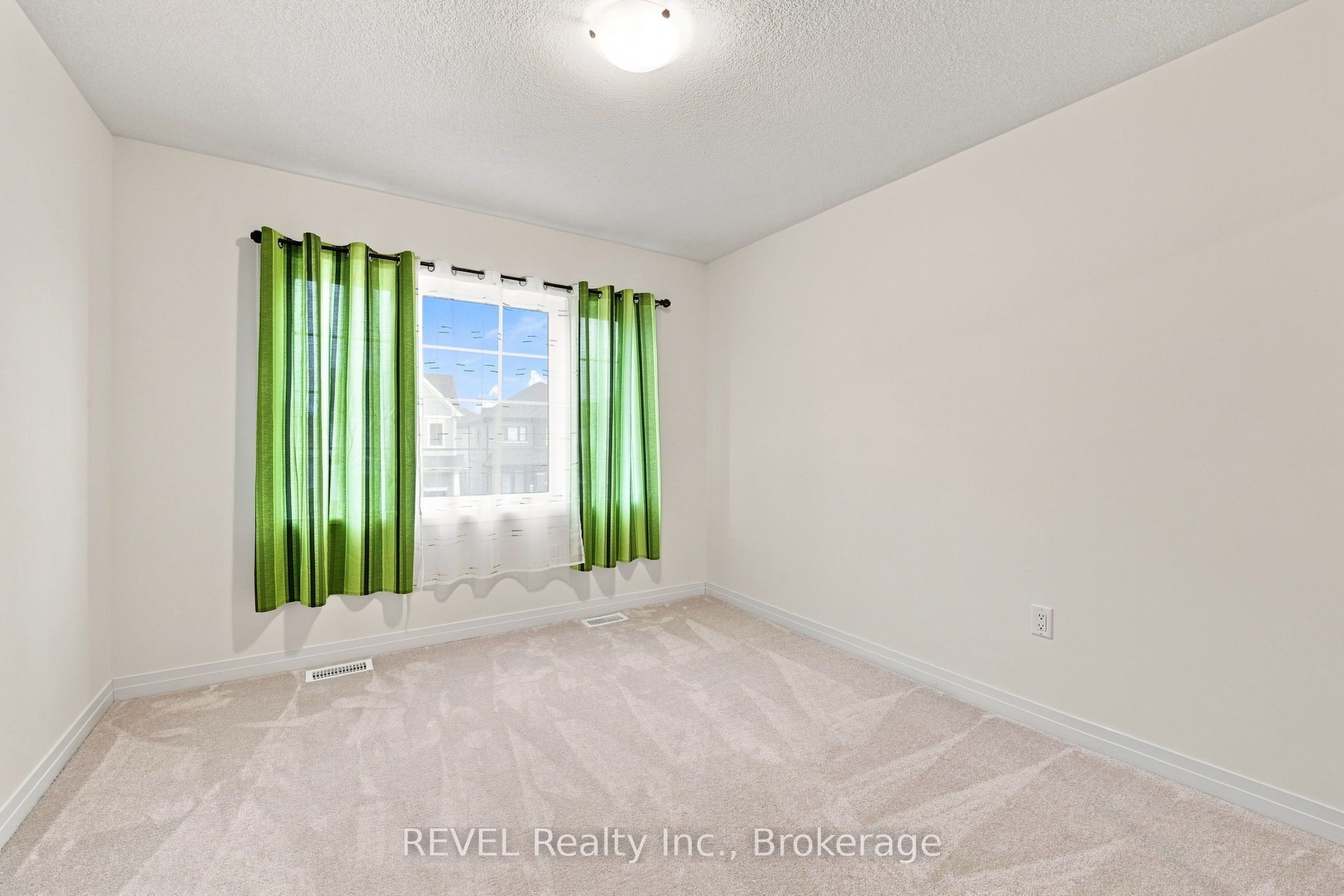 20 Selection Heights Property Photo 22