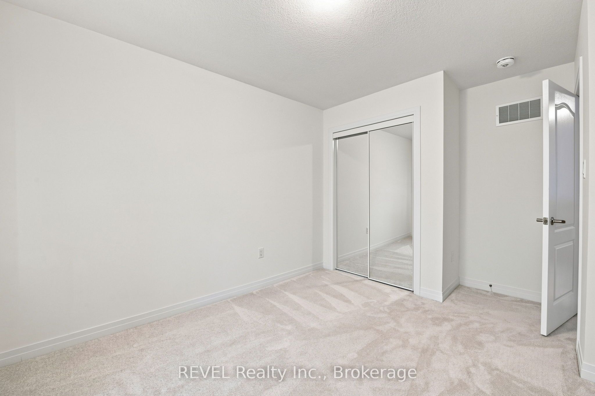 20 Selection Heights Property Photo 23