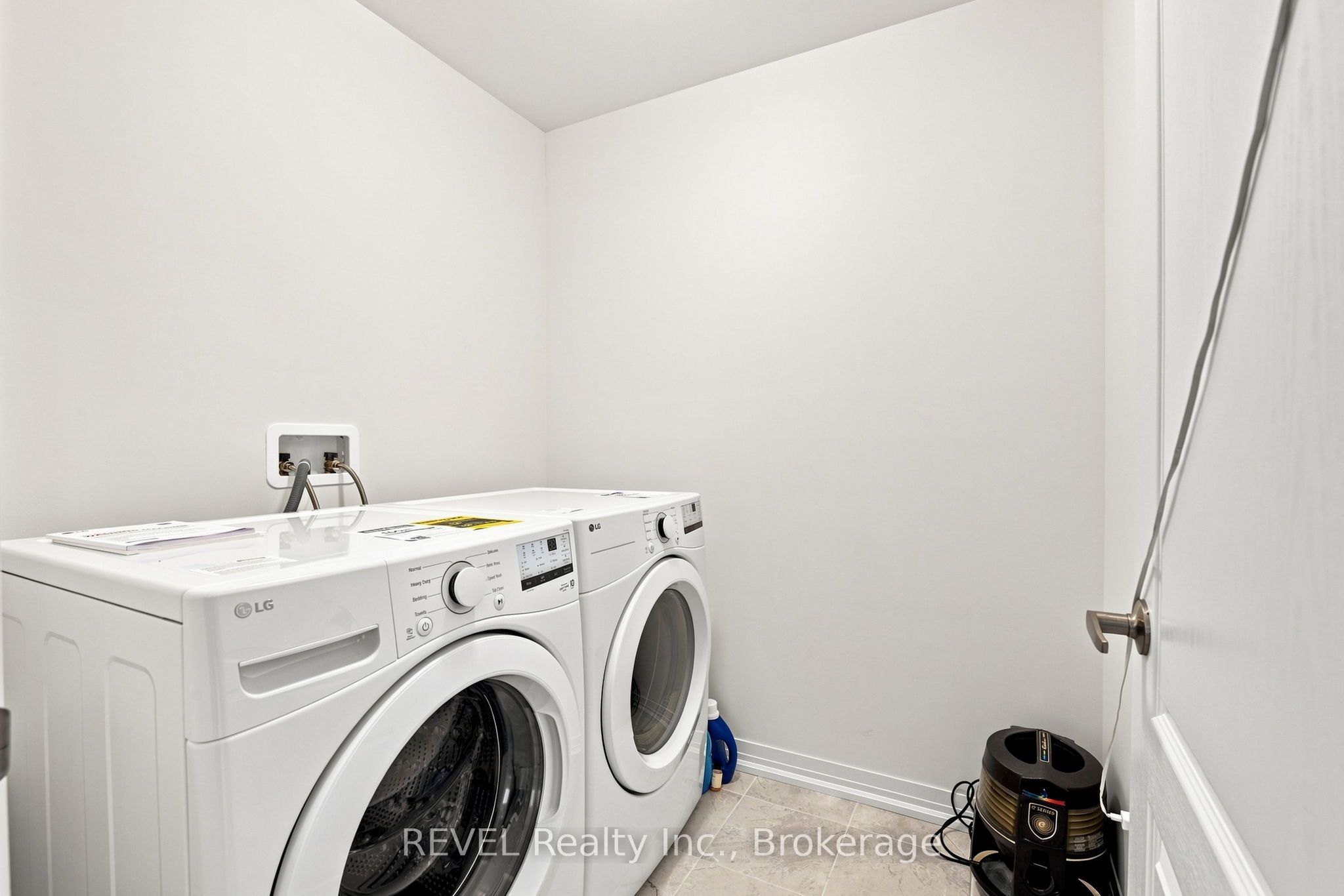 20 Selection Heights Property Photo 25