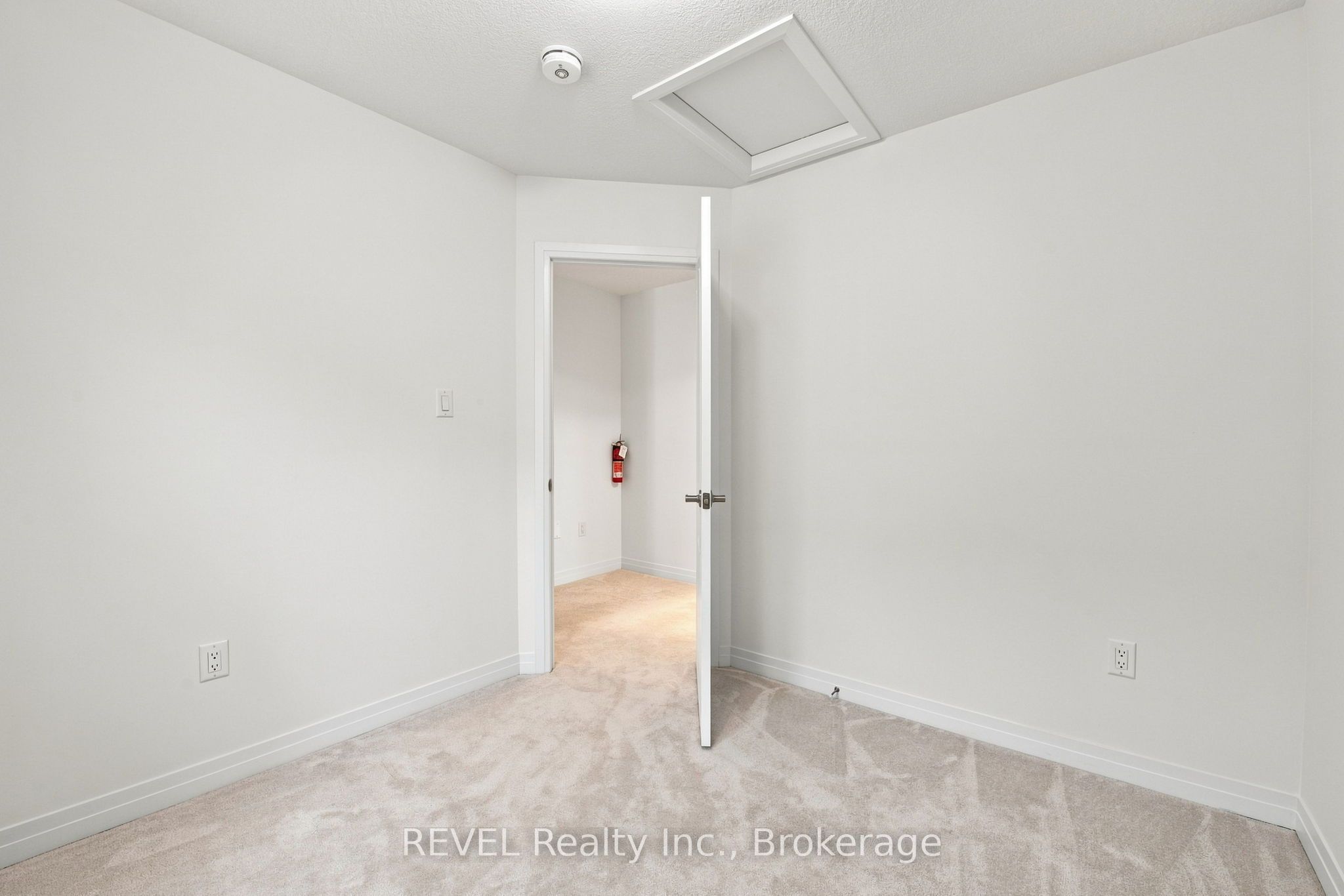 20 Selection Heights Property Photo 32