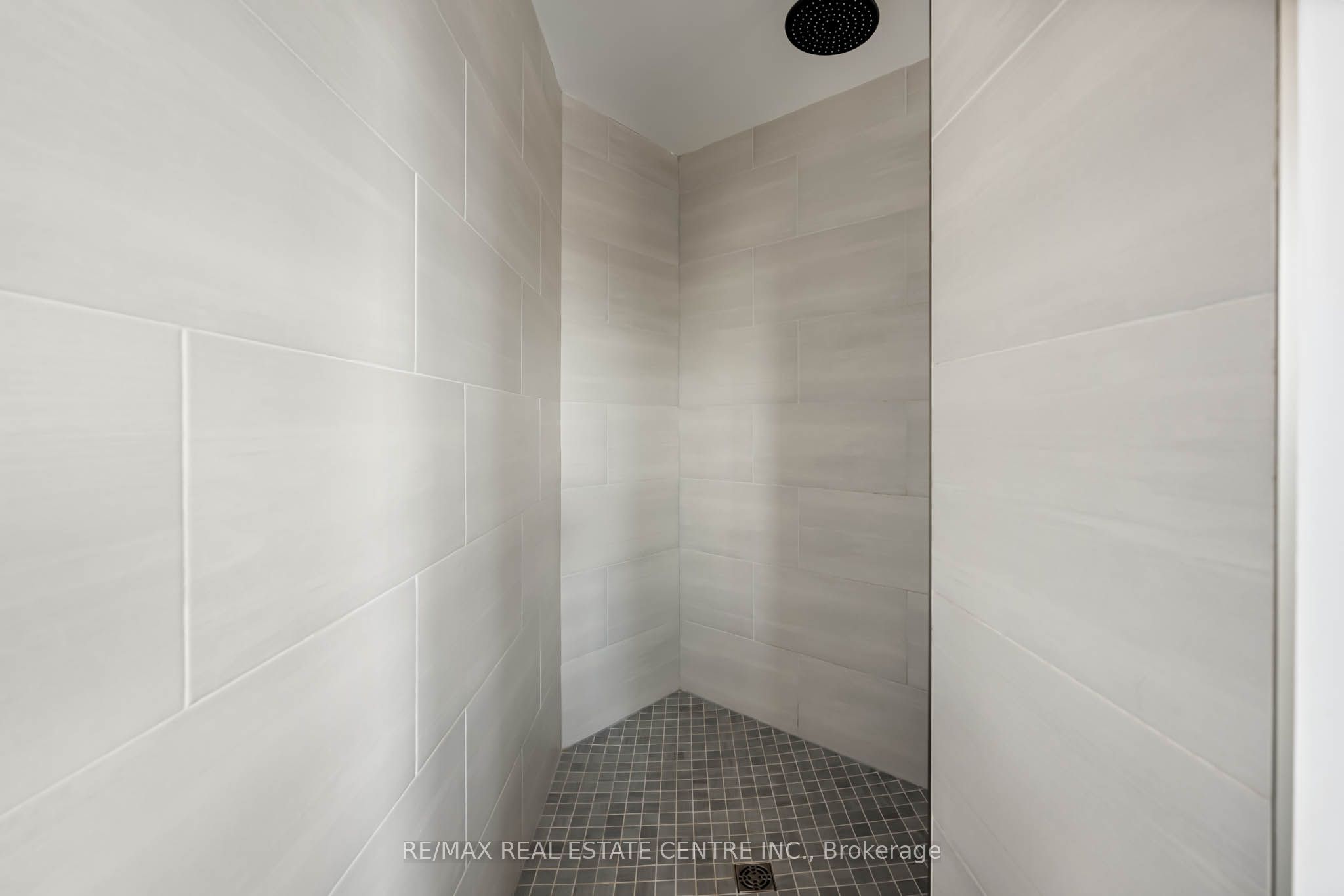 15 Lang Lane Property Photo 26