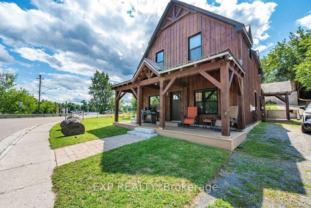 12595 Lanark Road Property Photo 2