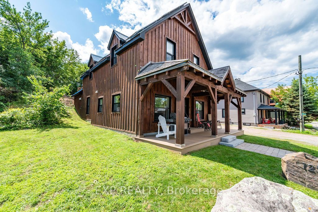 12595 Lanark Road Property Photo 4