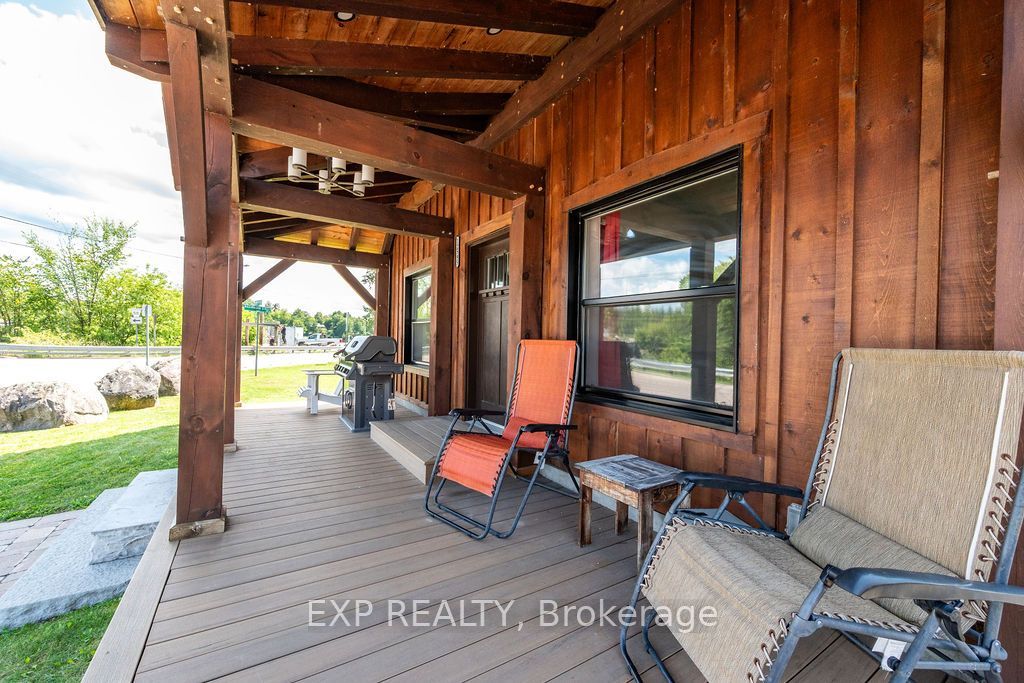 12595 Lanark Road Property Photo 7