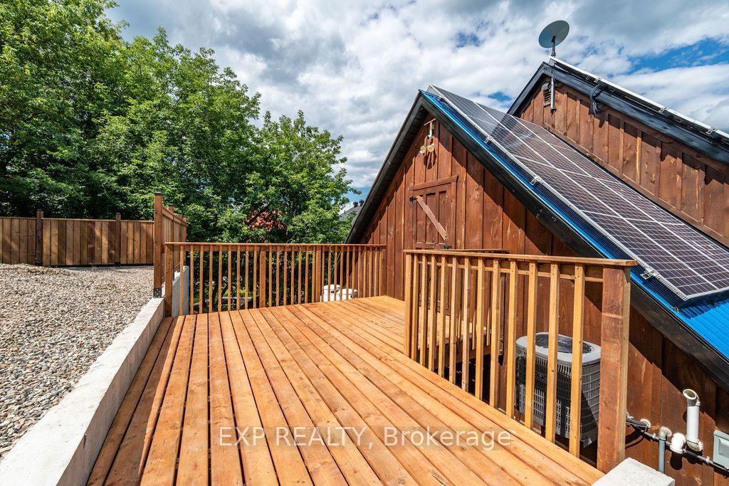 12595 Lanark Road Property Photo 9