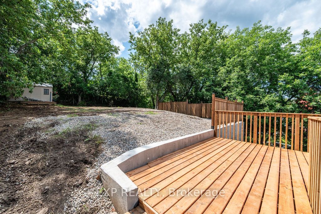 12595 Lanark Road Property Photo 10