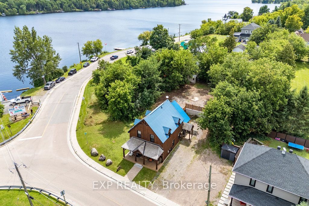 12595 Lanark Road Property Photo 12