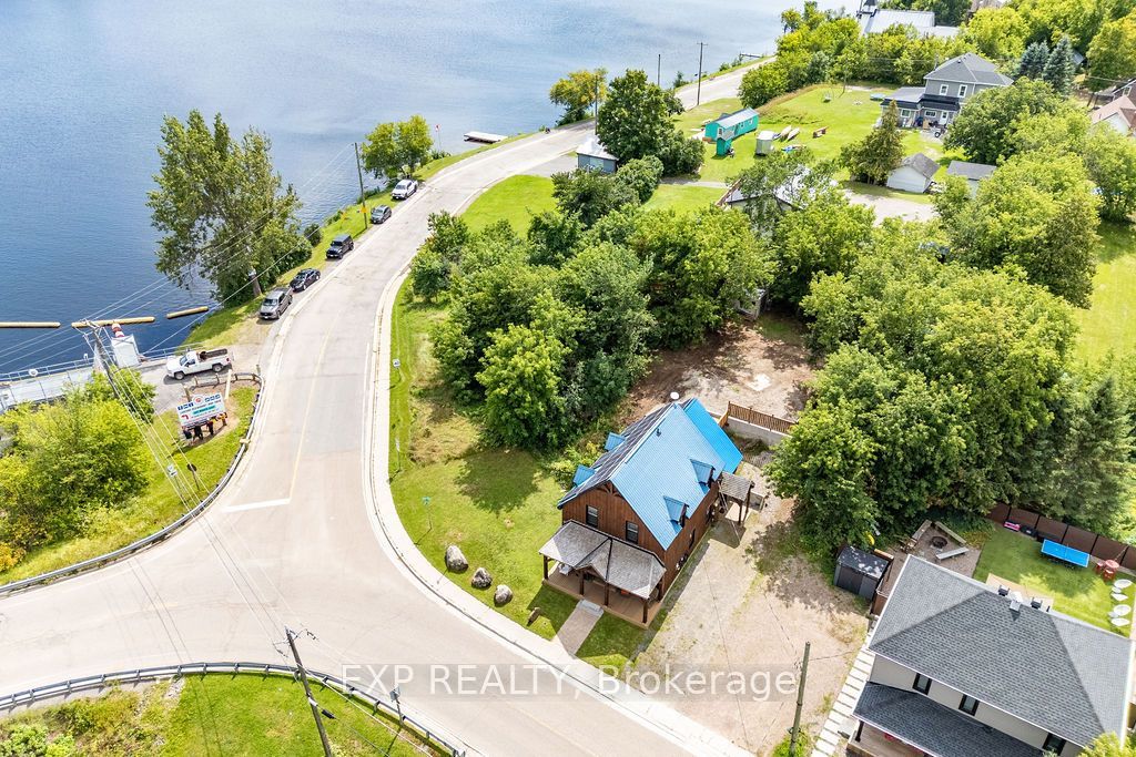 12595 Lanark Road Property Photo 13