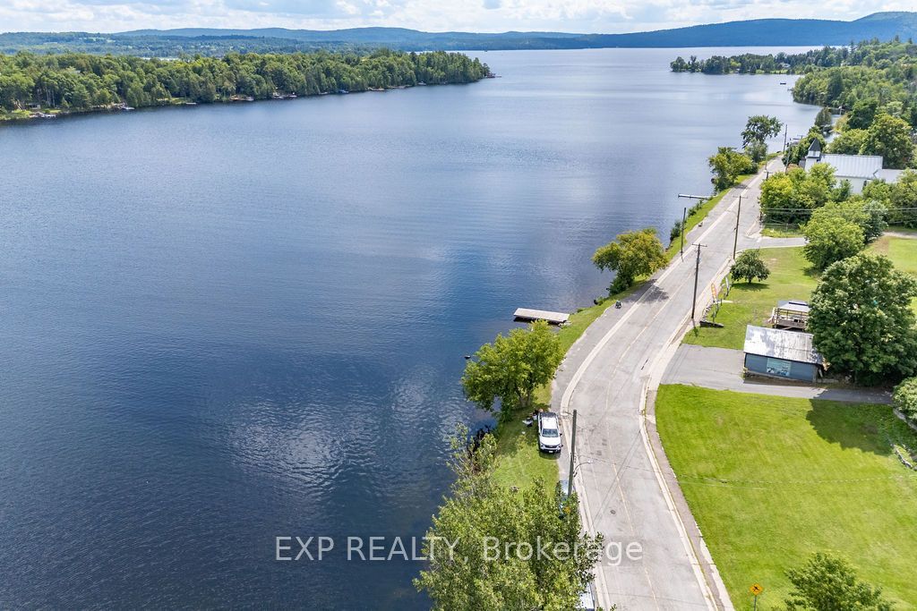 12595 Lanark Road Property Photo 14