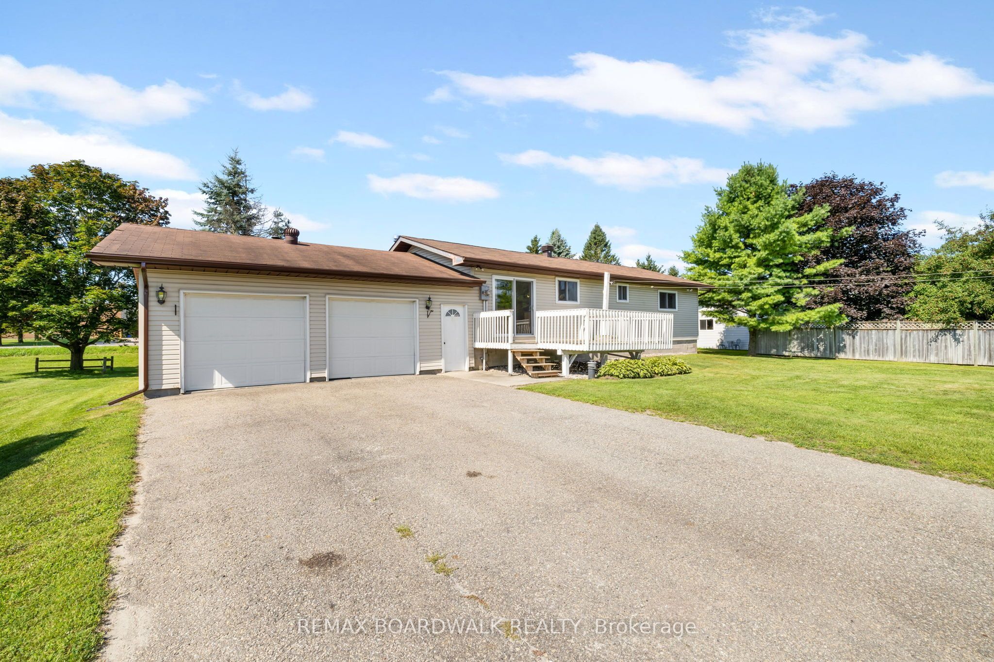 189 Arnold Drive Property Photo 3
