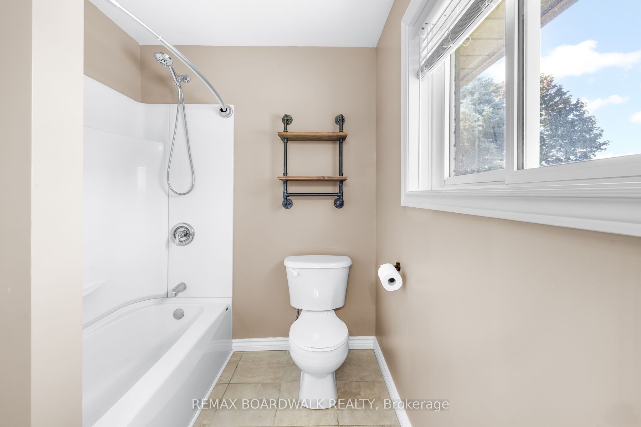189 Arnold Drive Property Photo 22