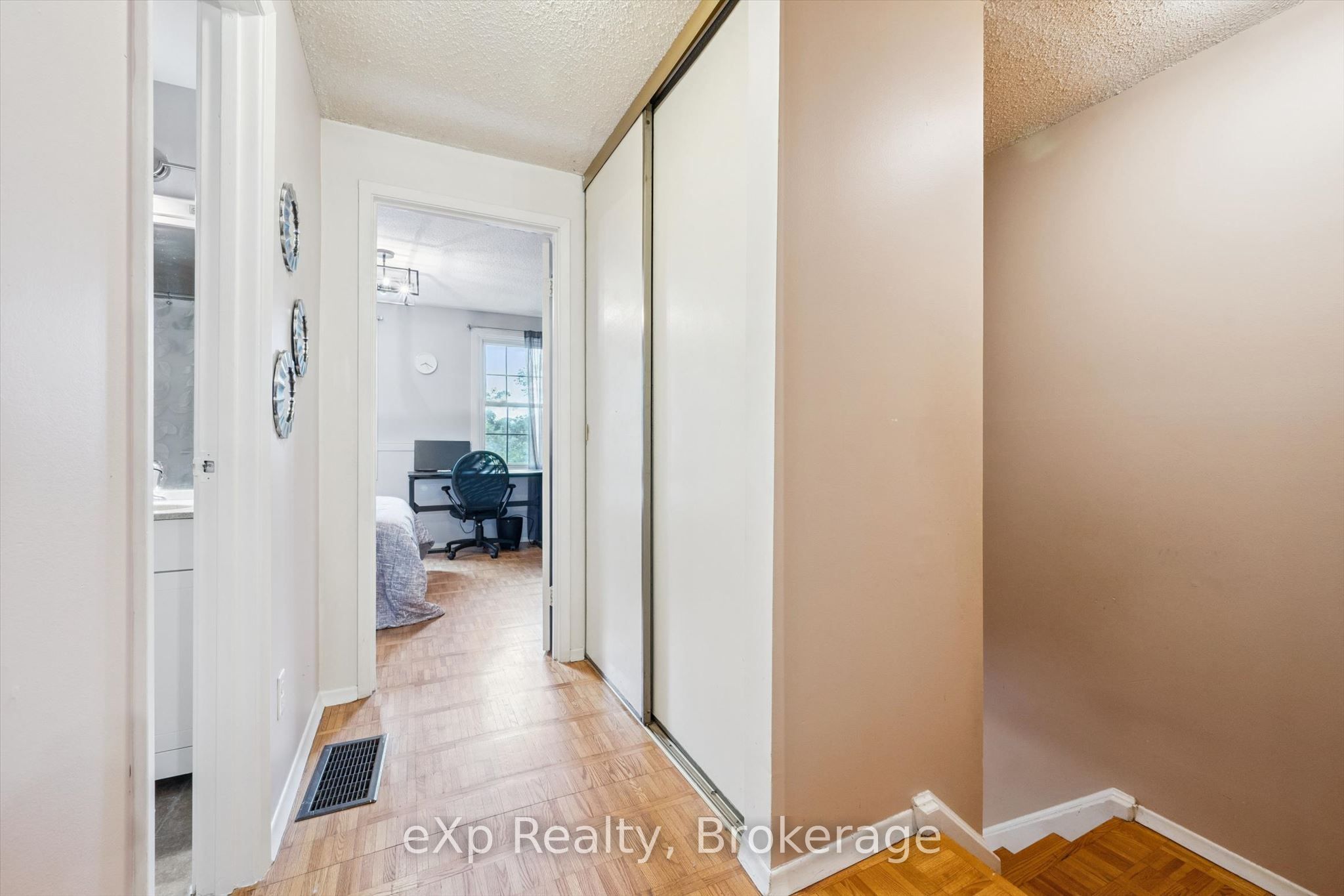 383 Edinburgh Road S 16 Property Photo 19