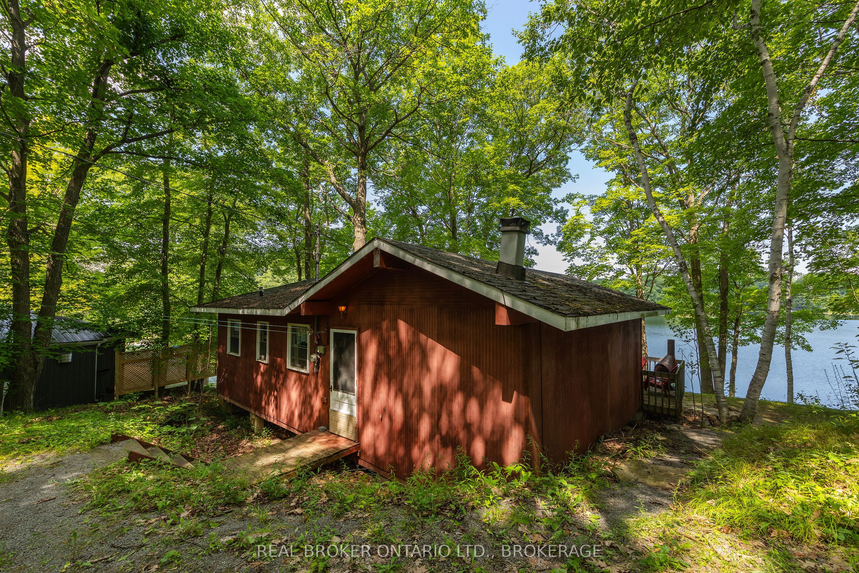 2096 Eel Bay Road Property Photo 1