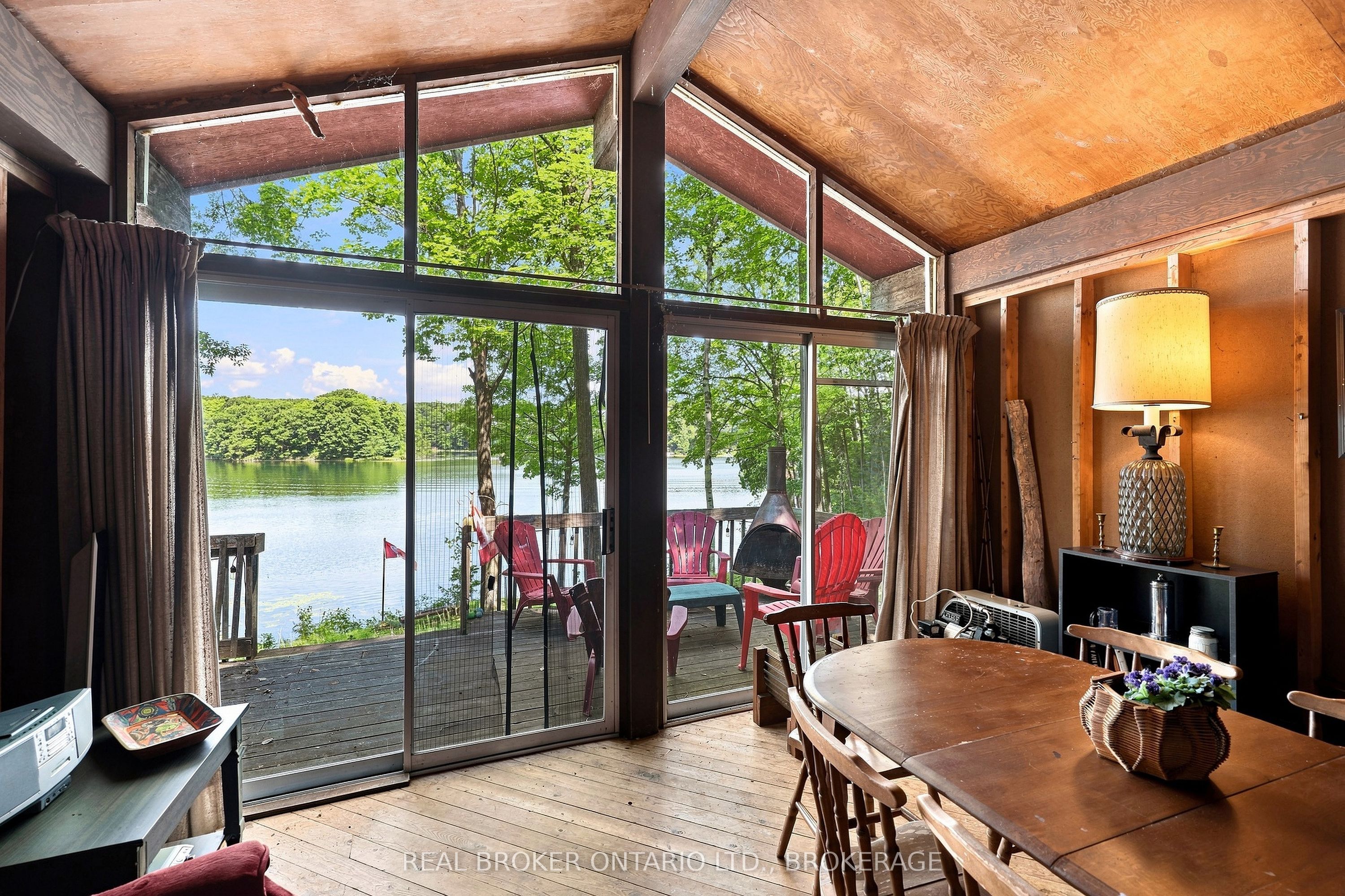 2096 Eel Bay Road Property Photo 12