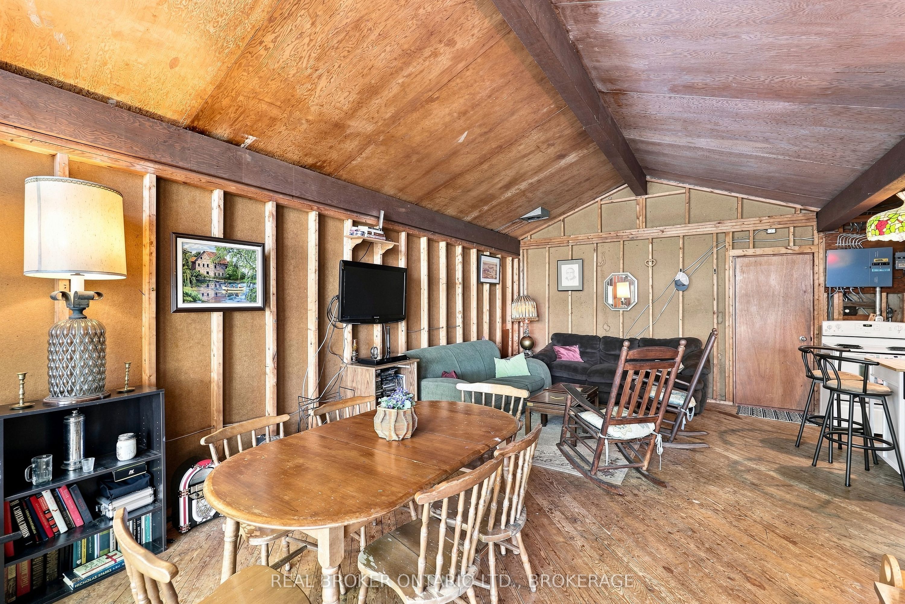 2096 Eel Bay Road Property Photo 14