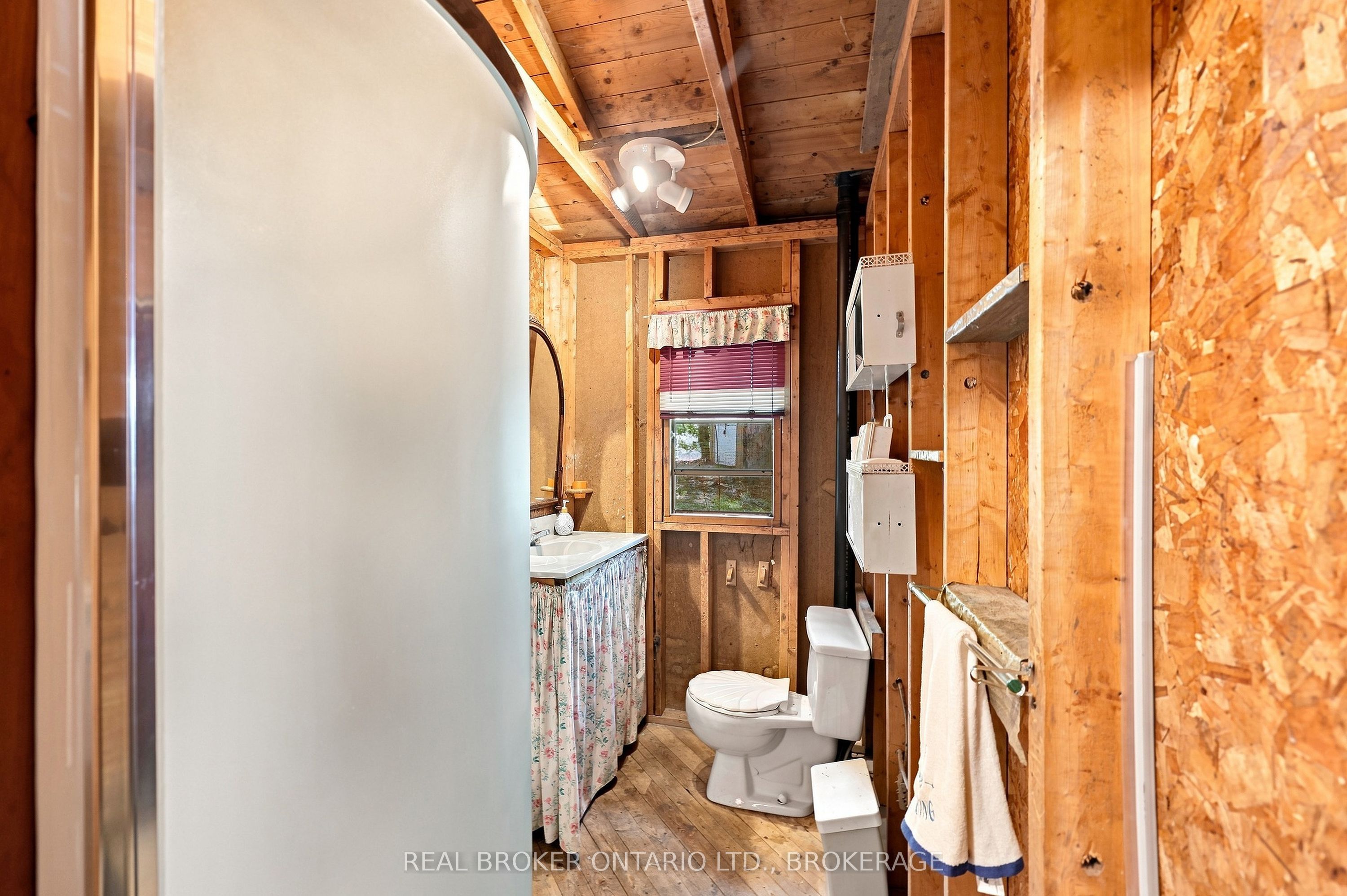 2096 Eel Bay Road Property Photo 30