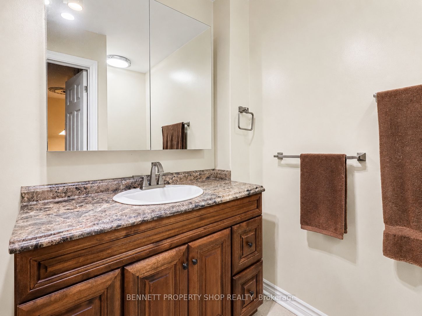 3445 Uplands Drive 224 Property Photo 12