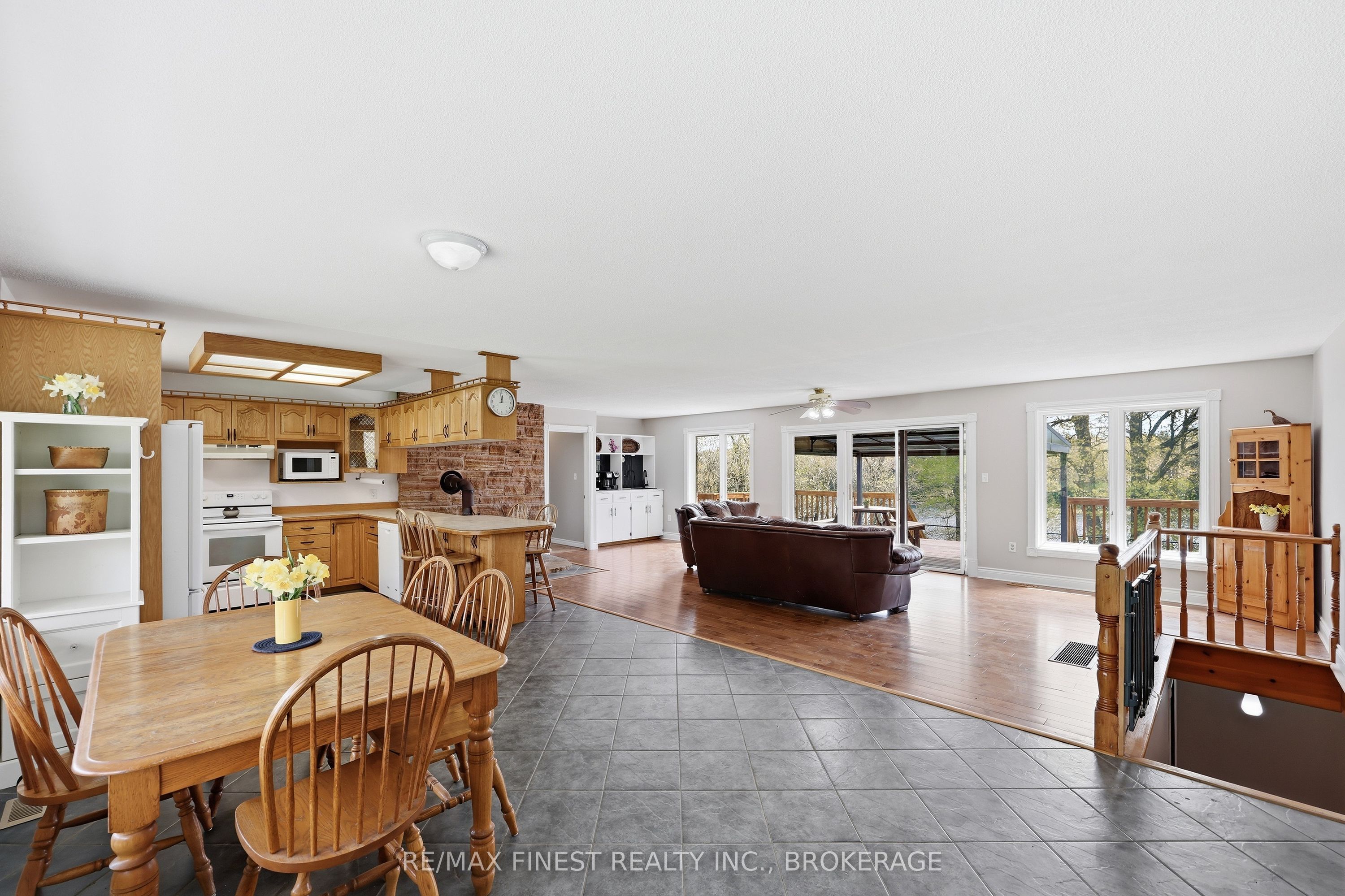 4834 Battersea Road Property Photo 6