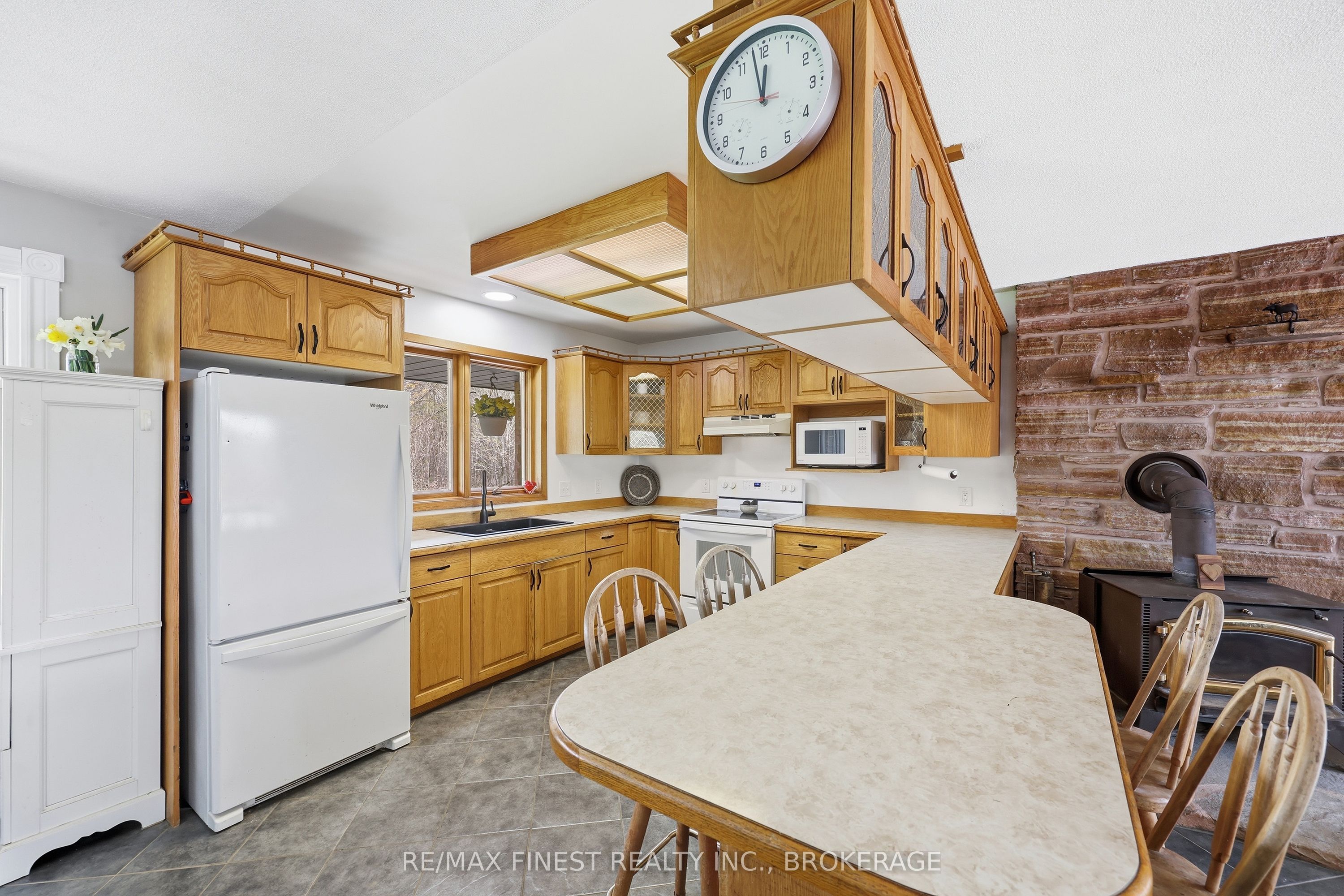 4834 Battersea Road Property Photo 7