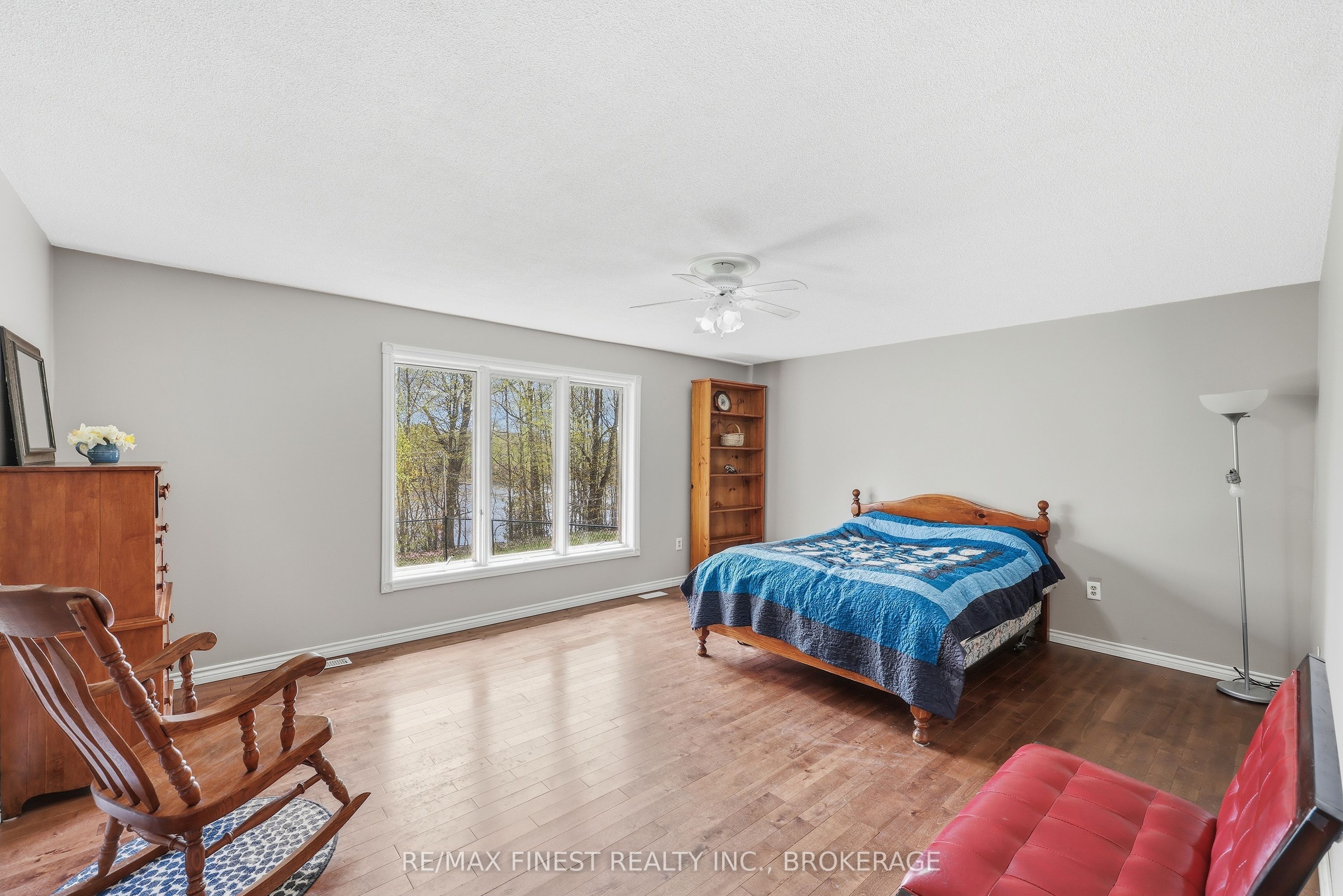 4834 Battersea Road Property Photo 9