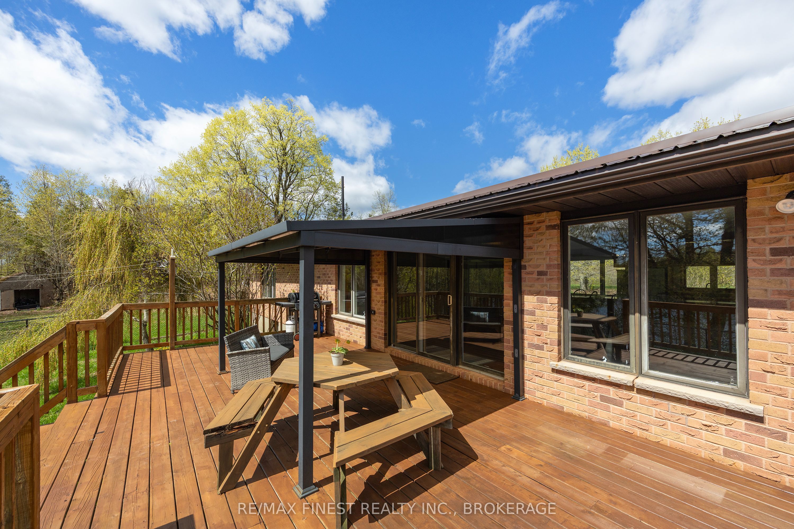 4834 Battersea Road Property Photo 22