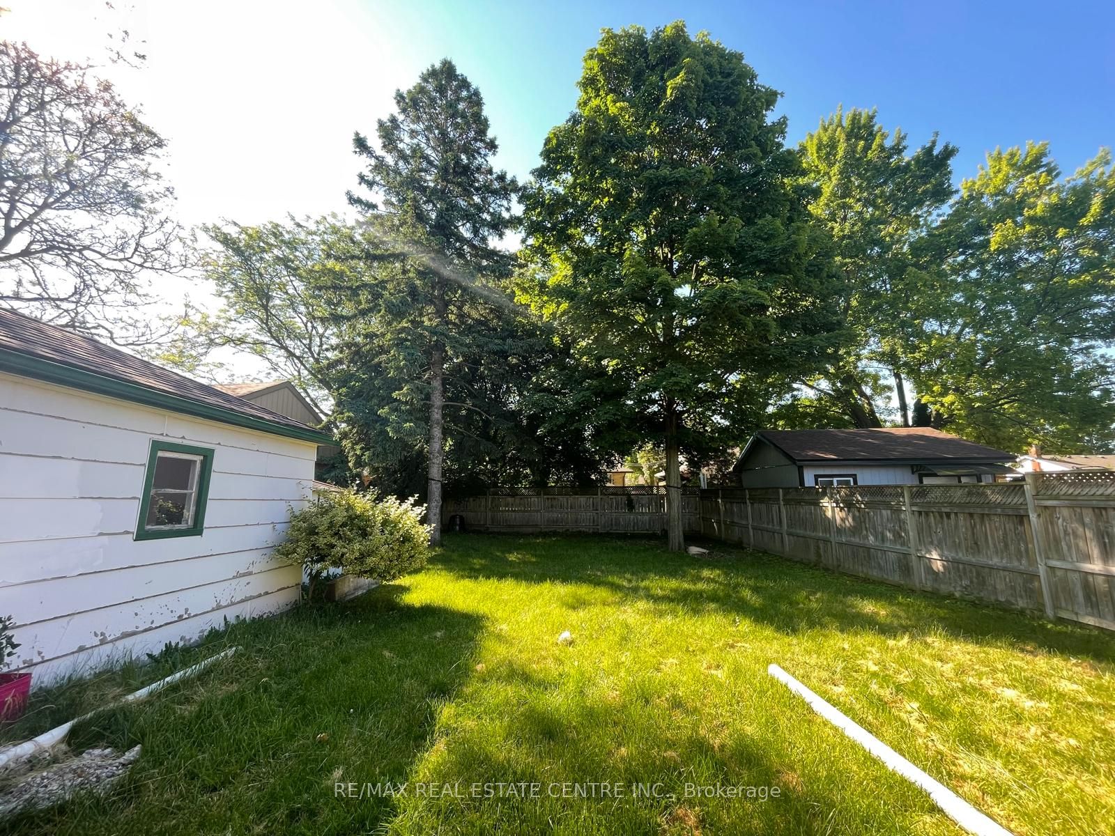 41 Belleview Avenue E Upper Property Photo 9