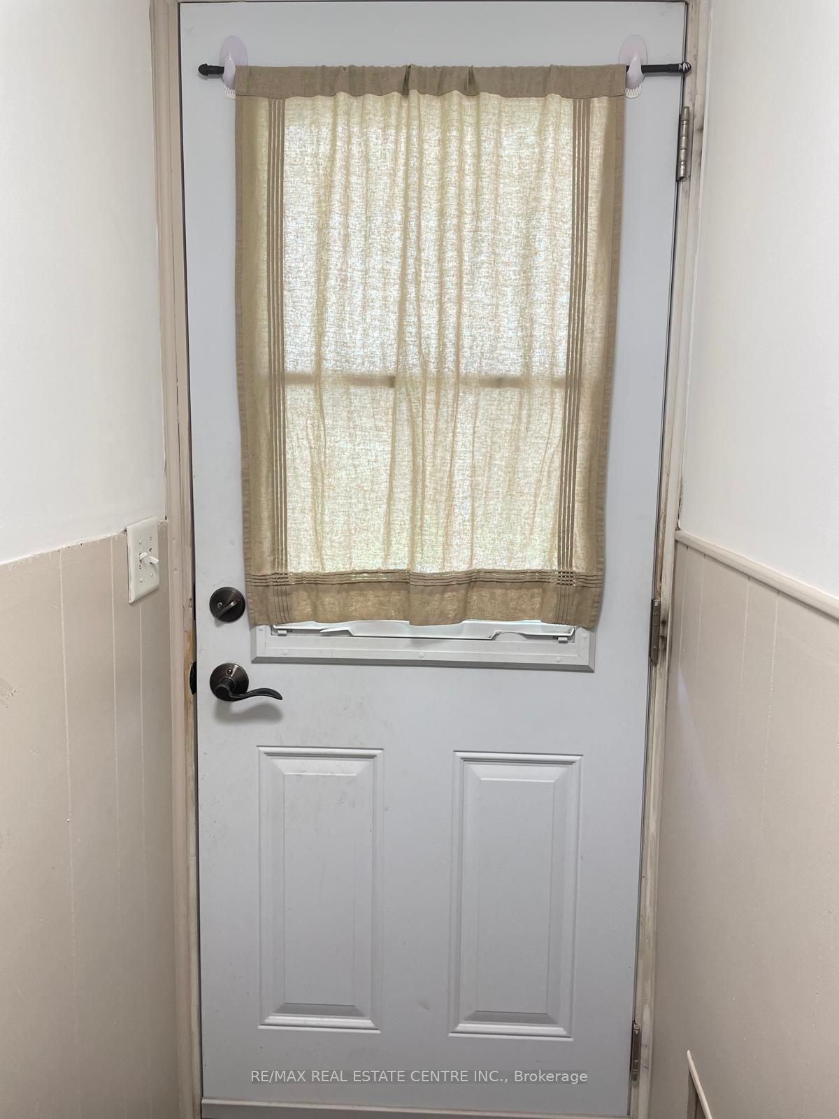 41 Belleview Avenue E Upper Property Photo 15