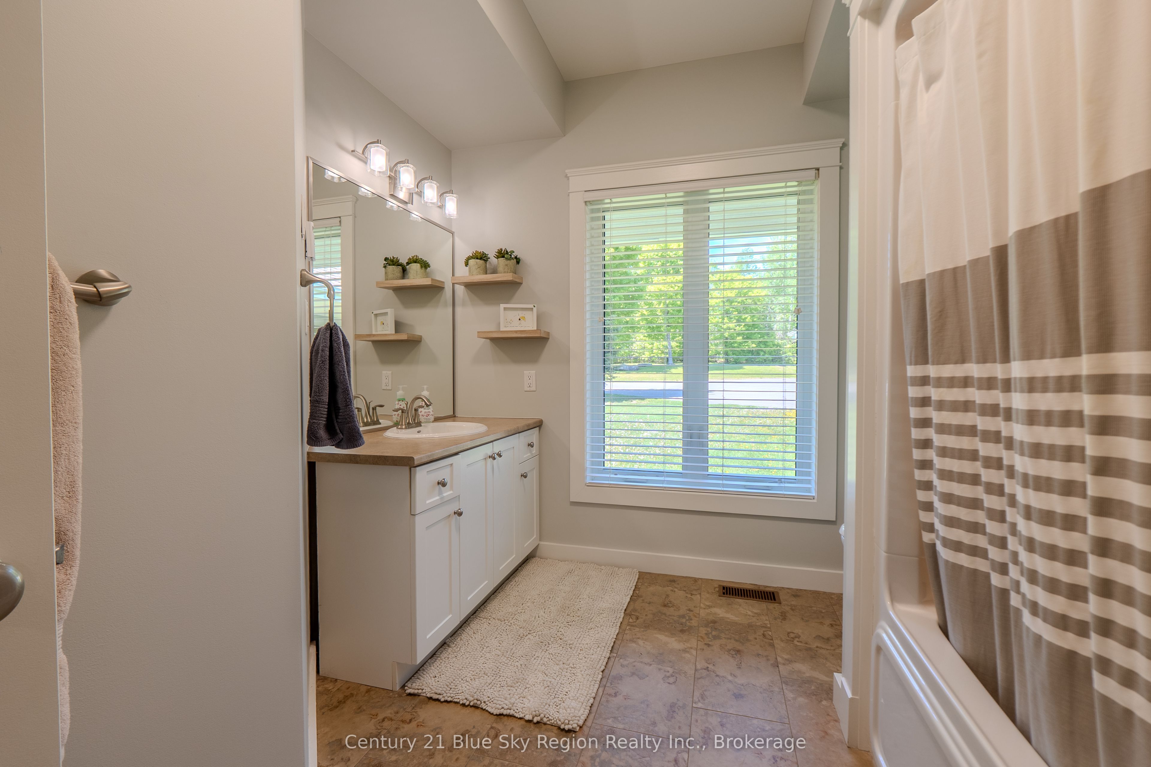 395 Carmichael Drive Property Photo 16