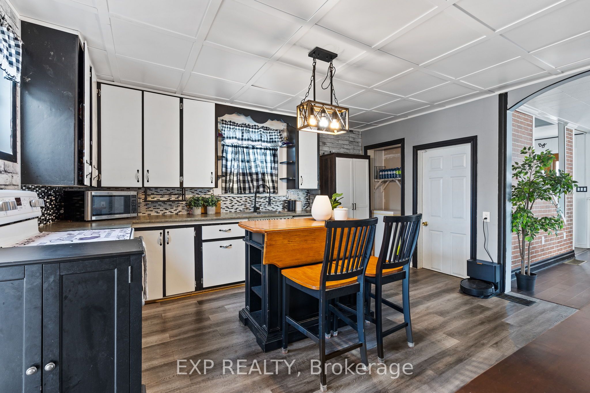 4235 Fly Road Property Photo 12