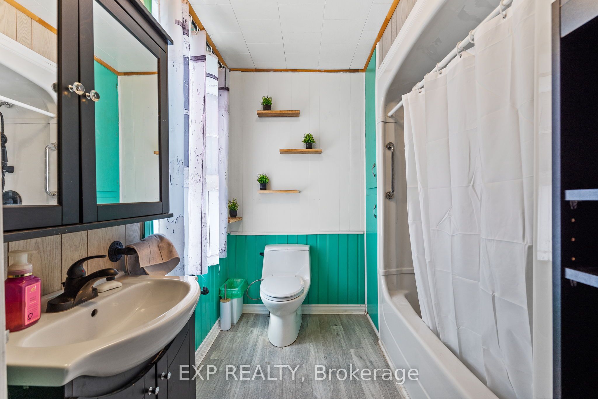 4235 Fly Road Property Photo 14