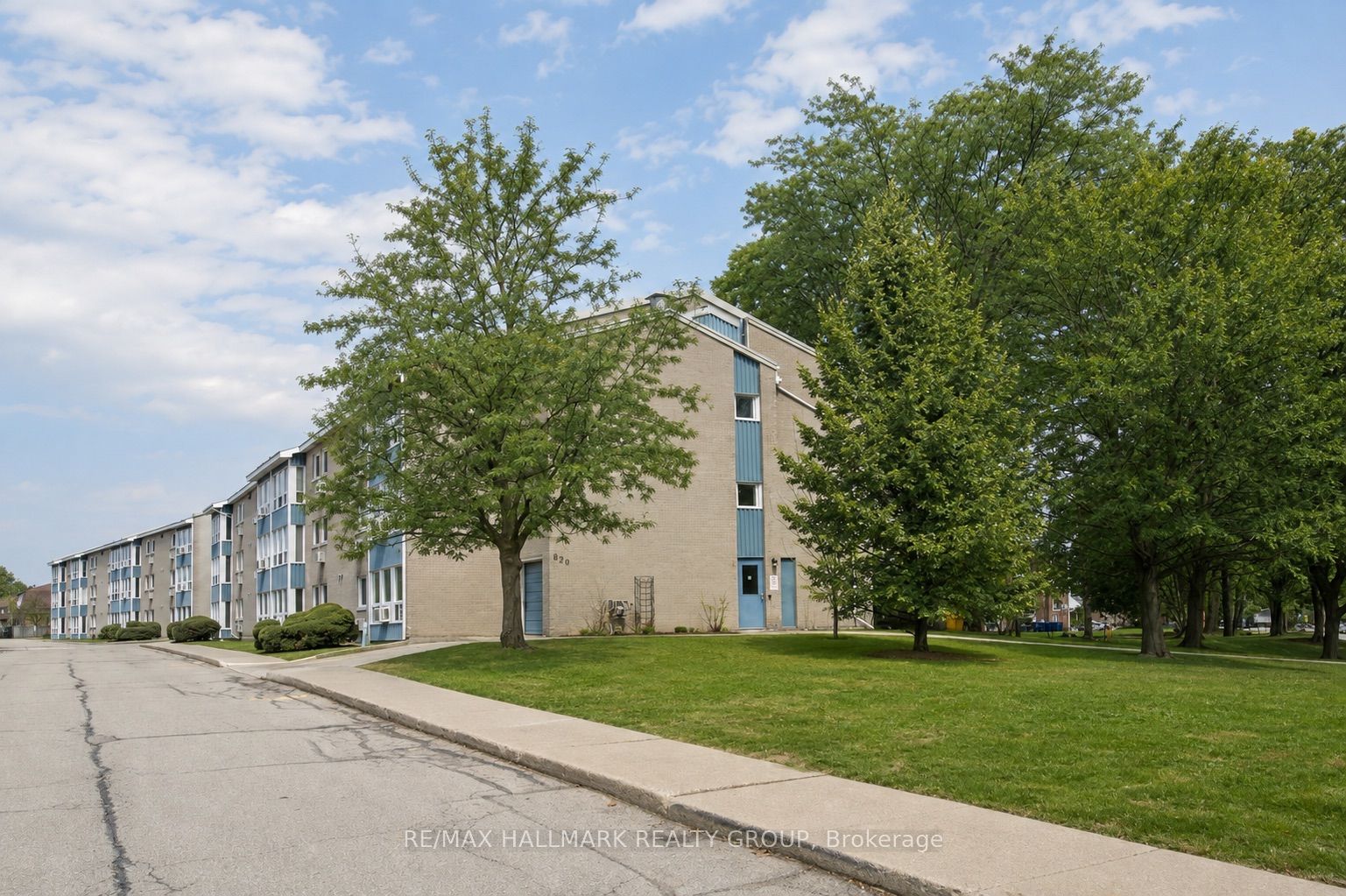 820 Laurier Boulevard 106 Property Photo 2