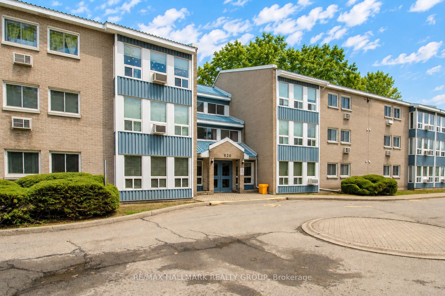 820 Laurier Boulevard 106 Property Photo 3