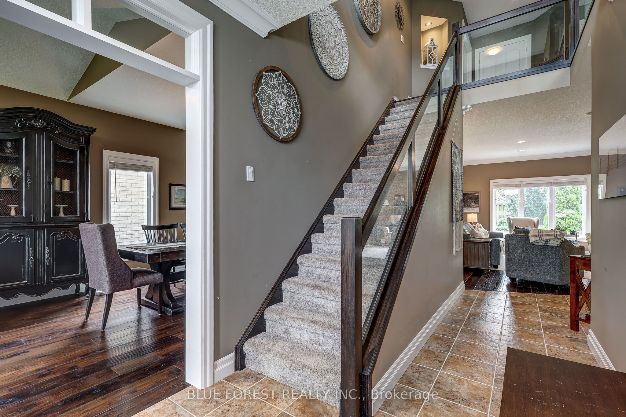 2058 Westpoint Heights Property Photo 5