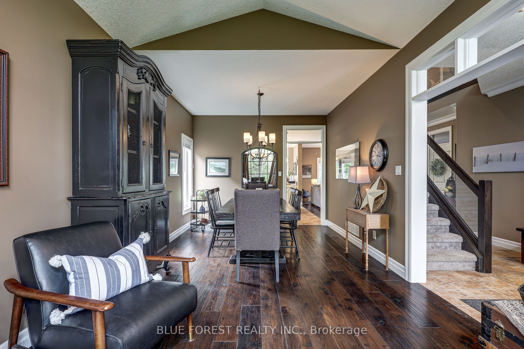 2058 Westpoint Heights Property Photo 6
