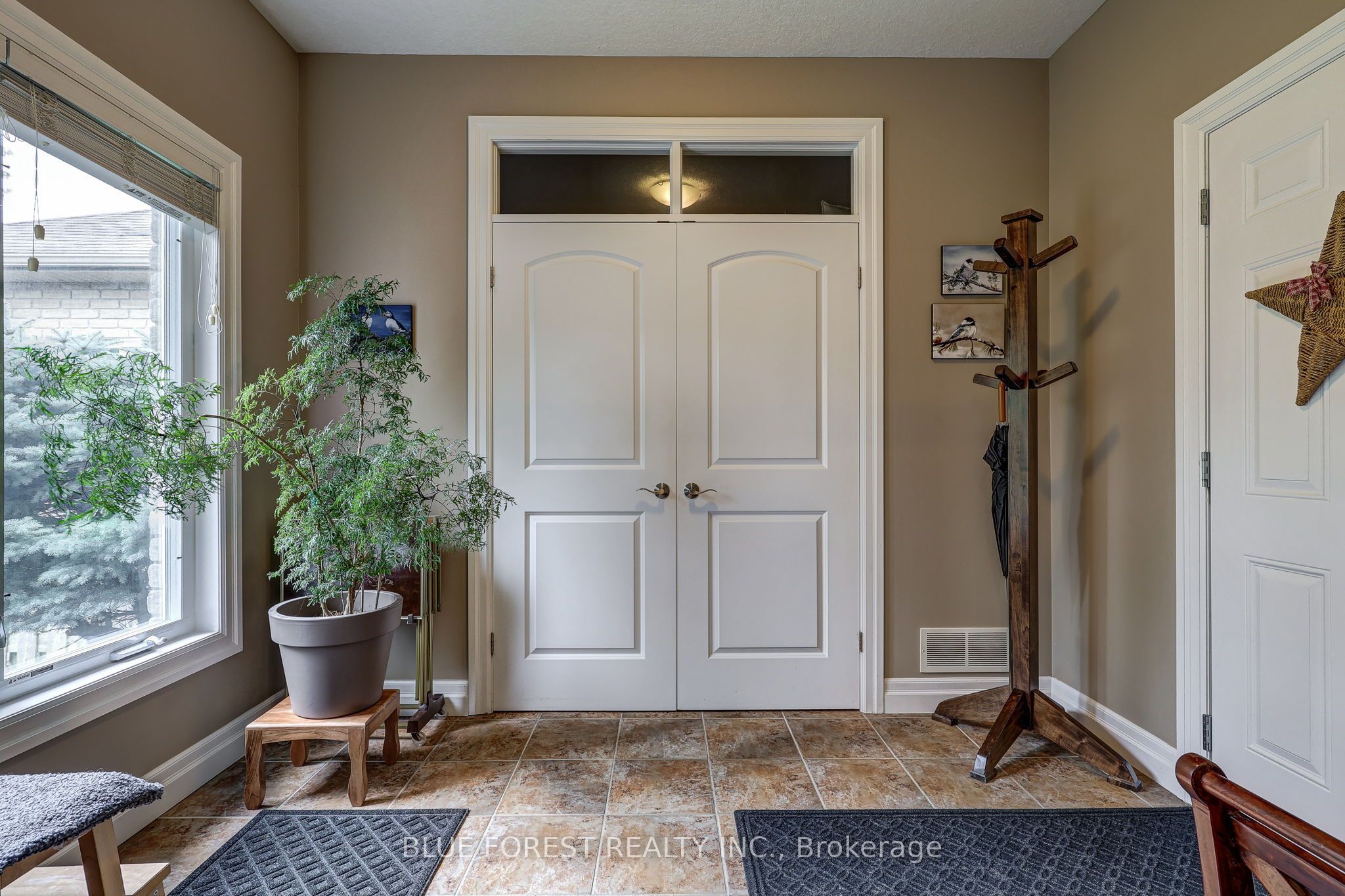 2058 Westpoint Heights Property Photo 12