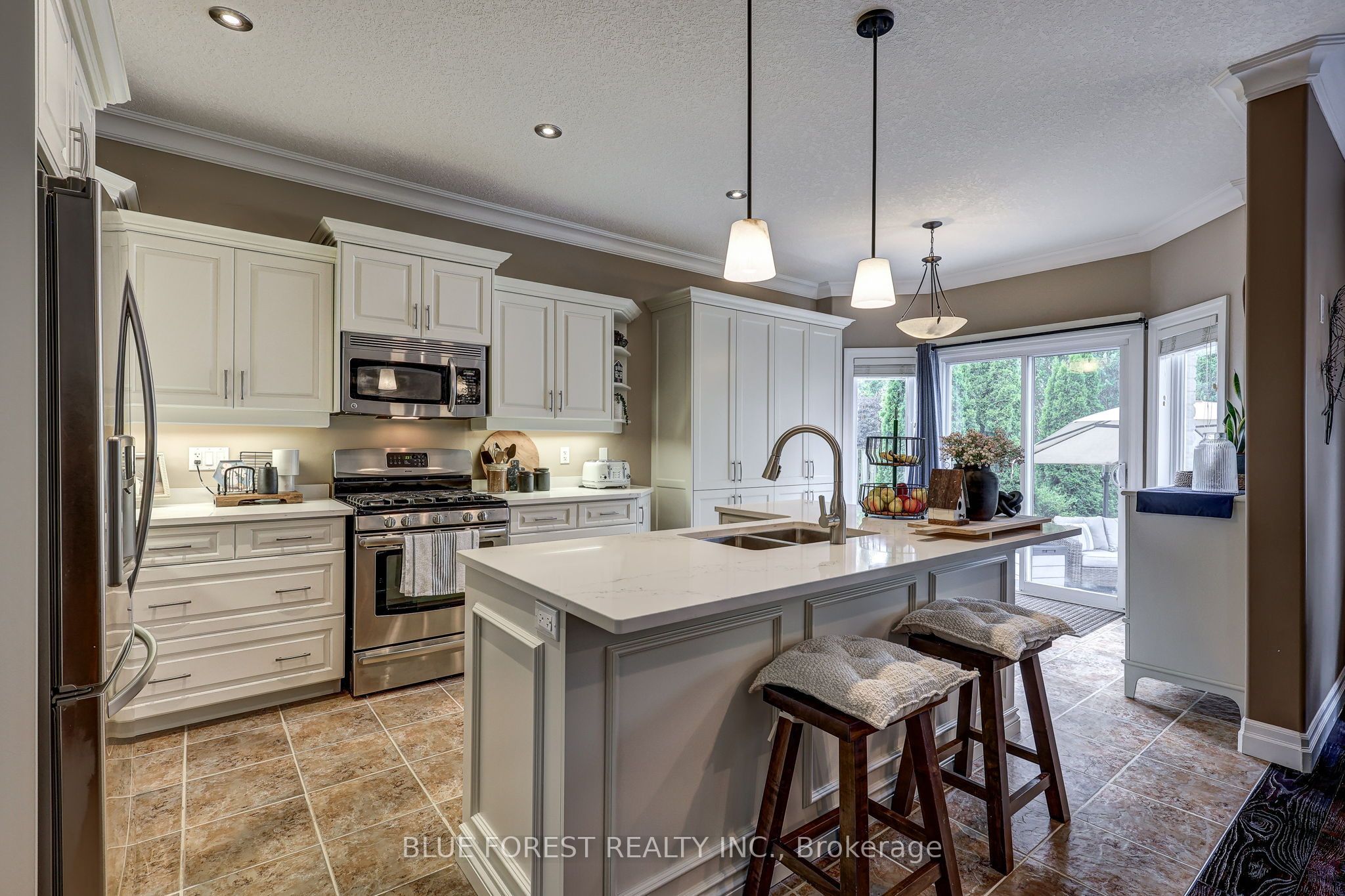 2058 Westpoint Heights Property Photo 16